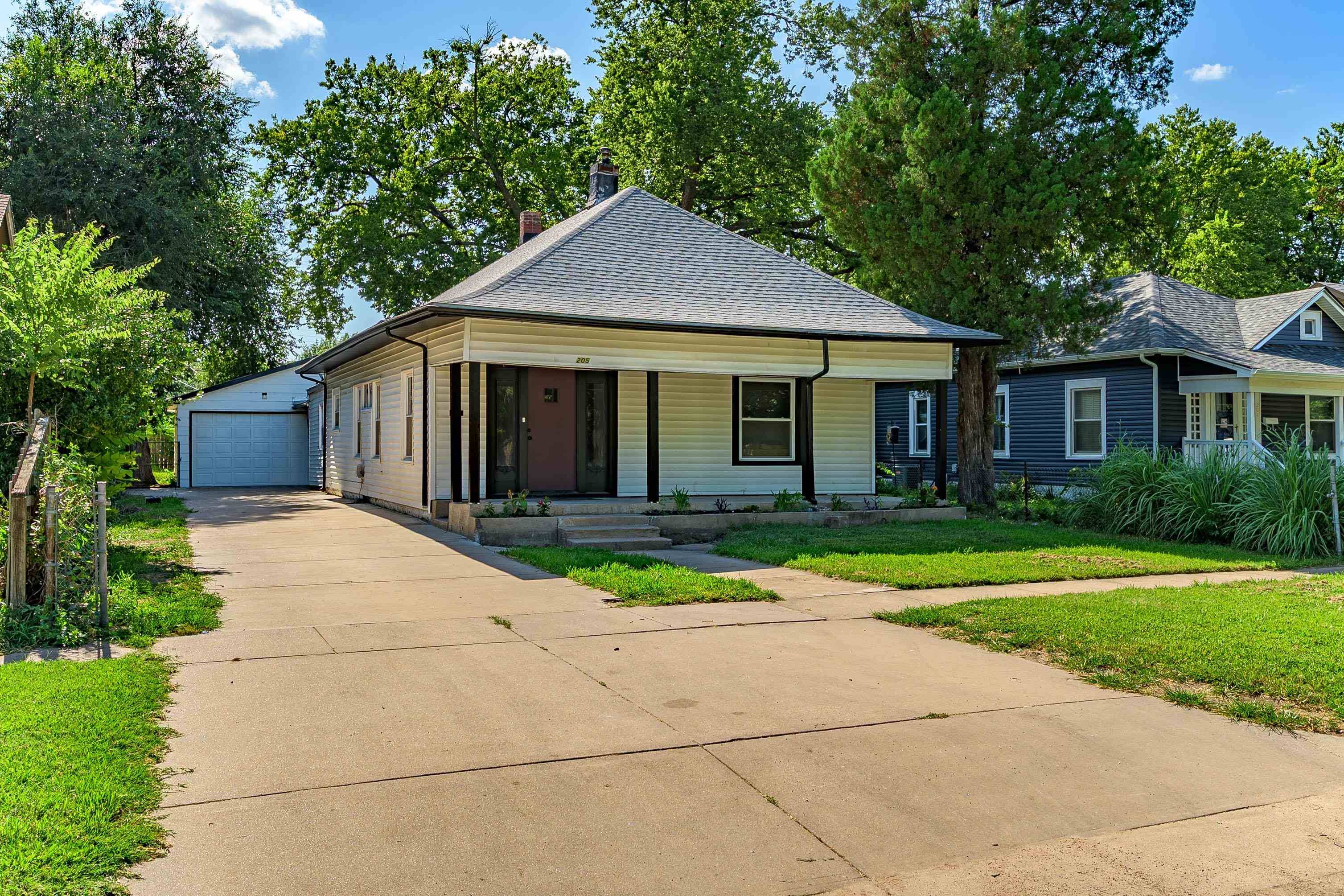 205 N Sedgwick St, Wichita, KS 67203-5647