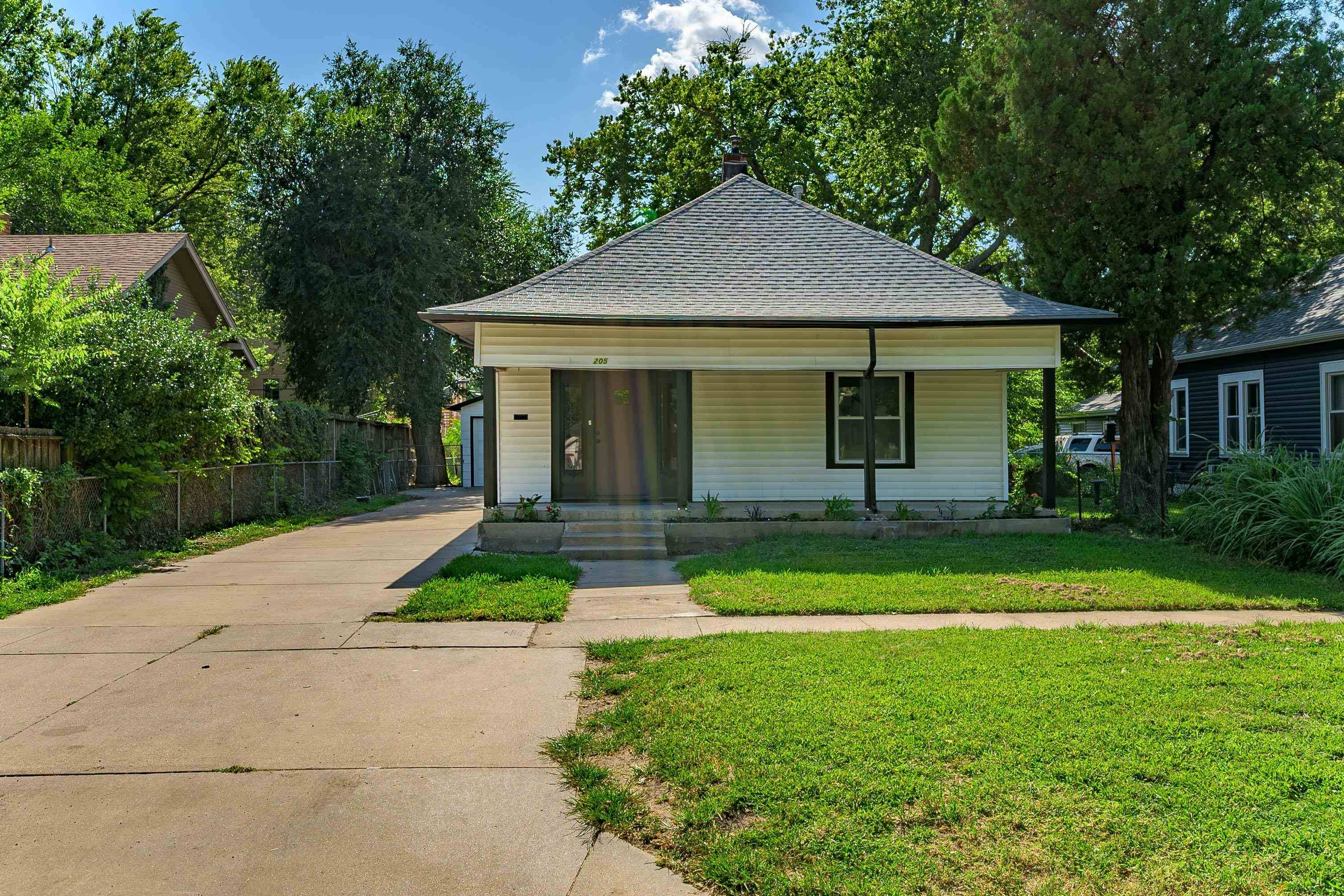 205 N Sedgwick St, Wichita, KS 67203-5647