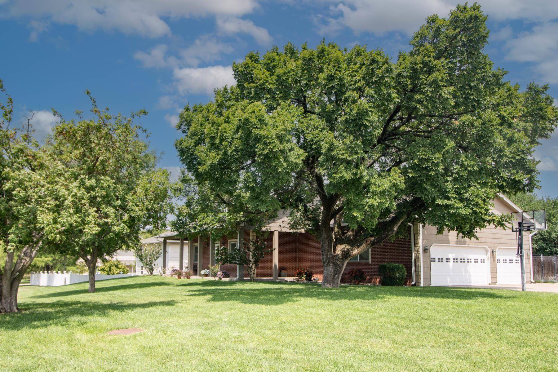114 W Woodland Ct, Mulvane, KS 67110