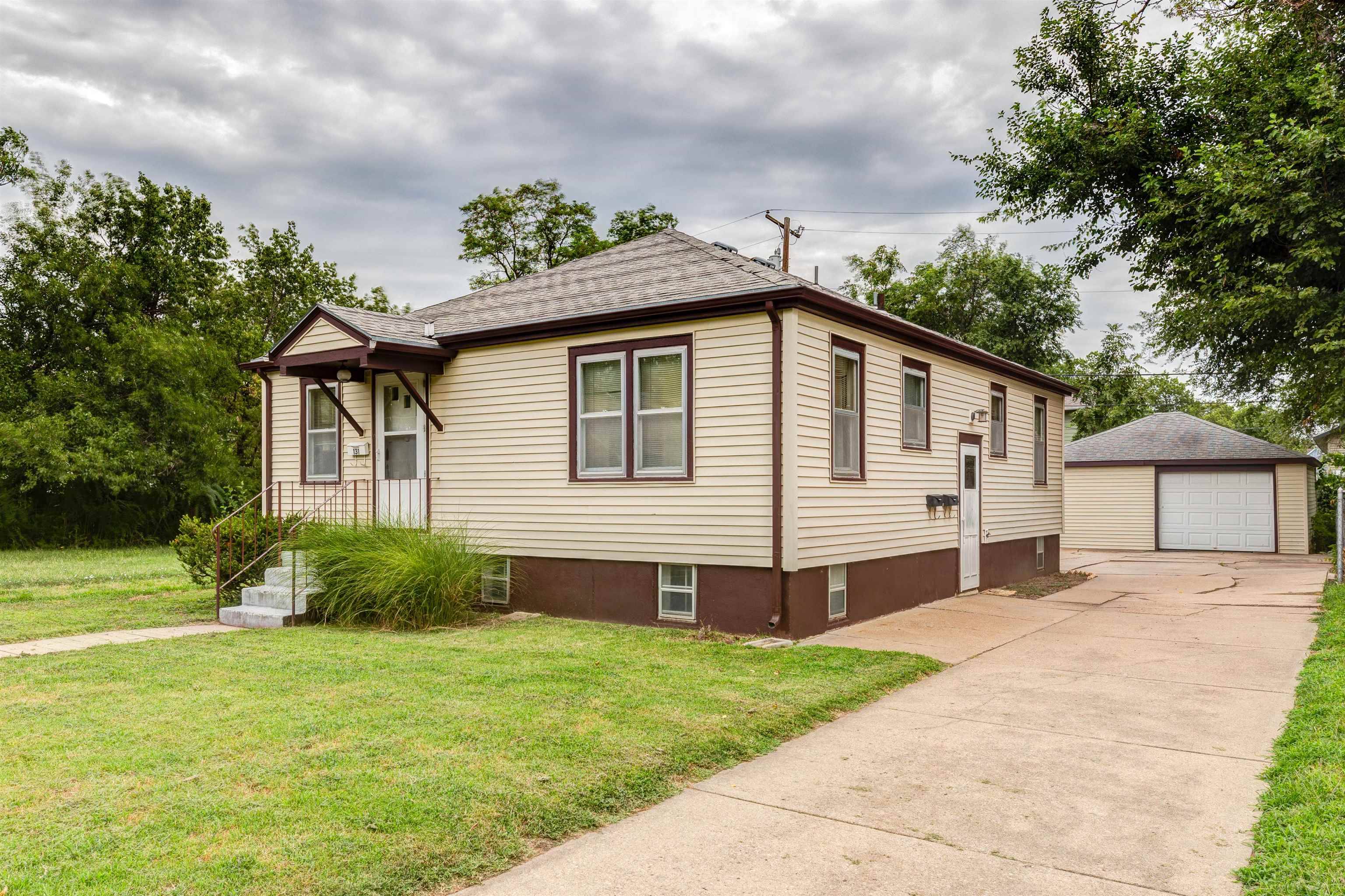 131 S 12th Street, Salina, KS 67401