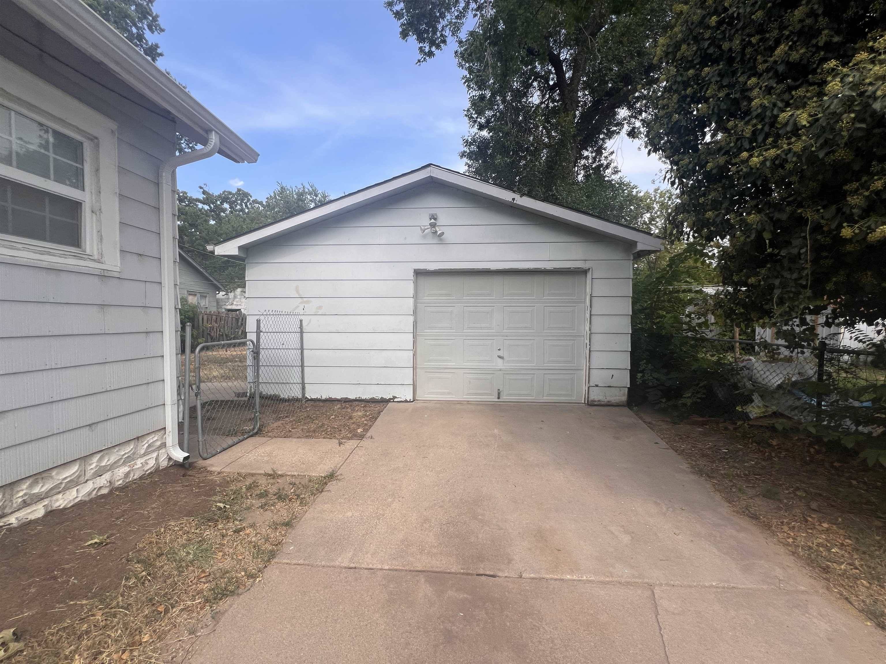1508 S Pattie, Wichita, KS 67211