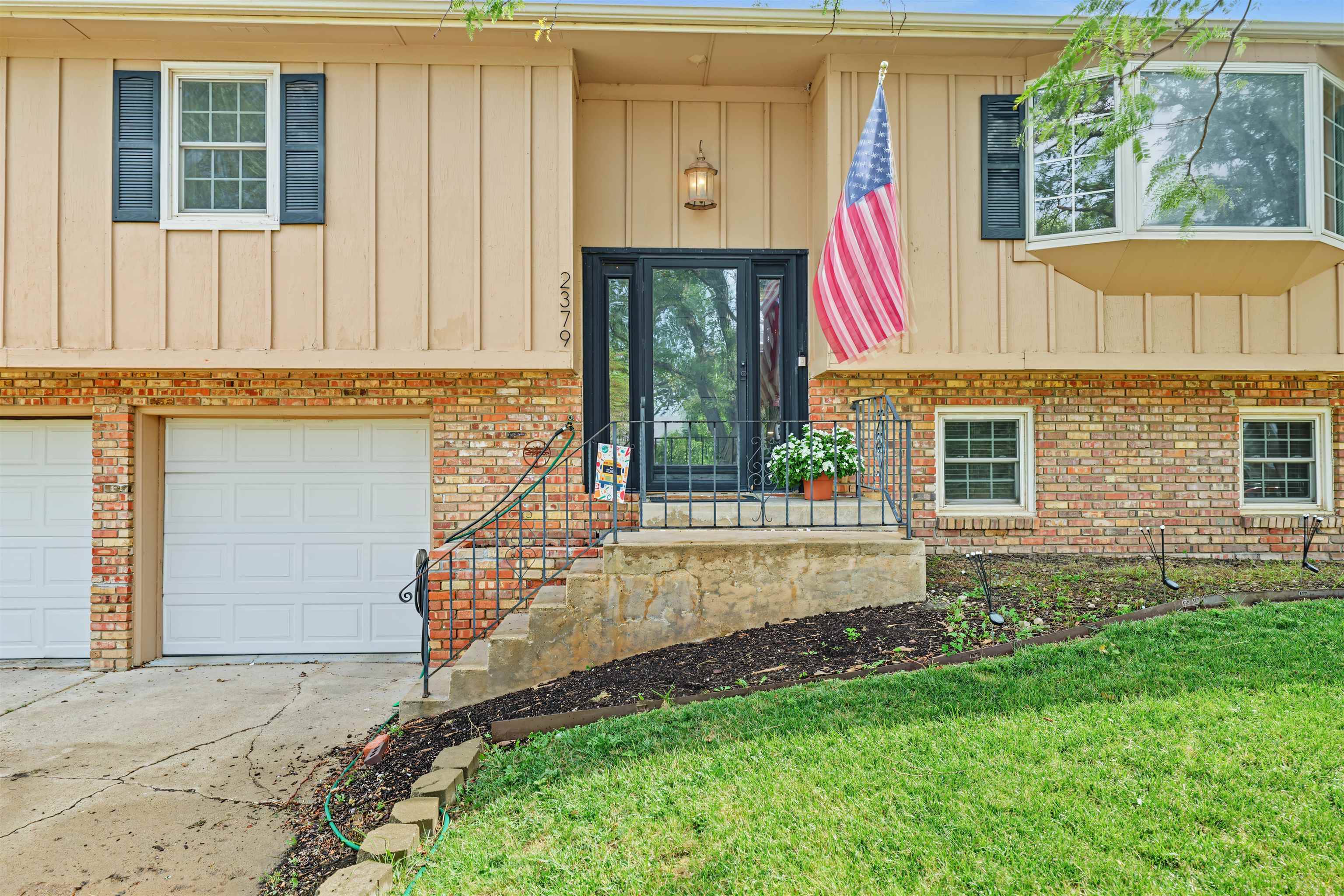 2379 Montclair Dr, Salina, KS 67401