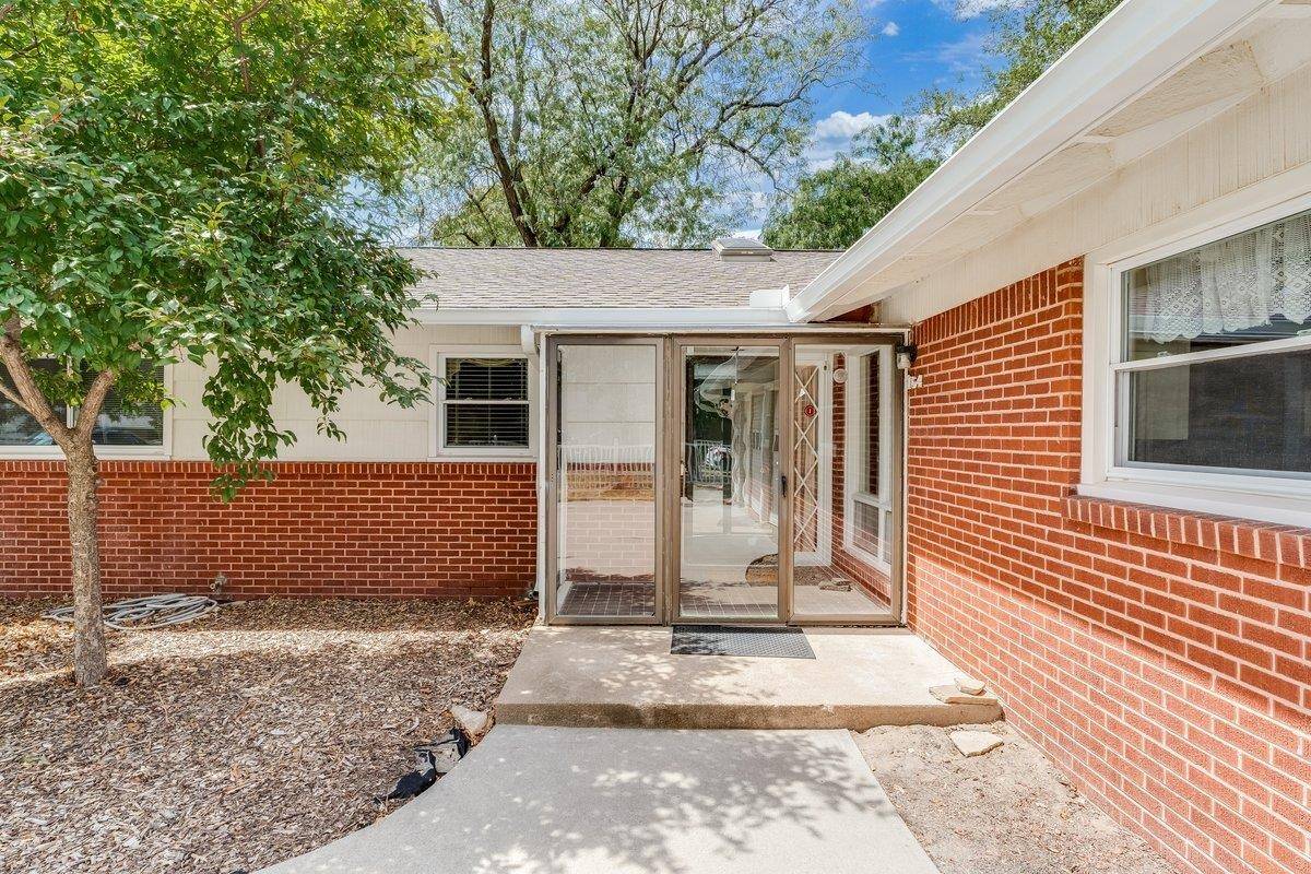 1641 N Womer Dr., Wichita, KS 67203-1537