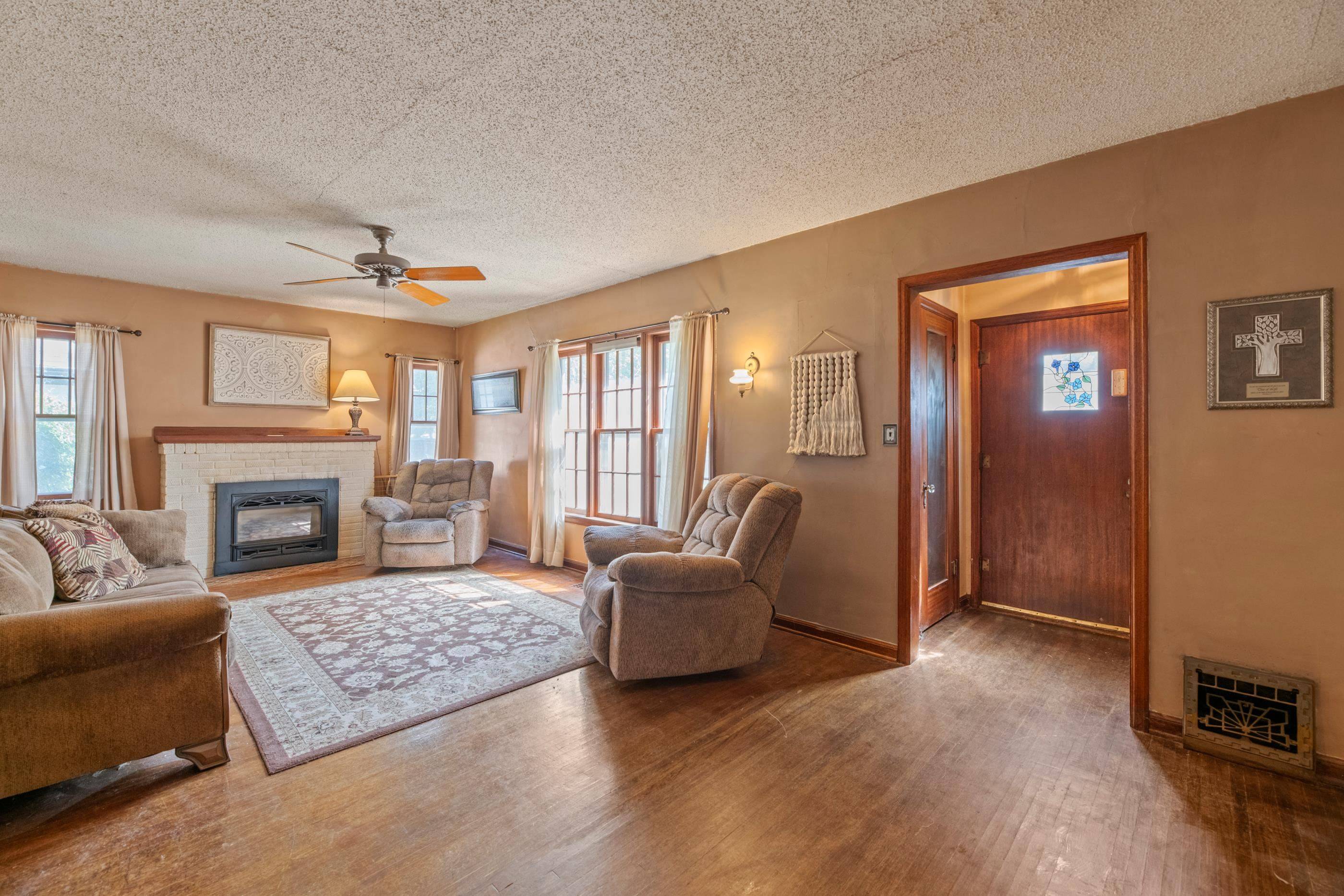 229 N BATTIN, Wichita, KS 67208