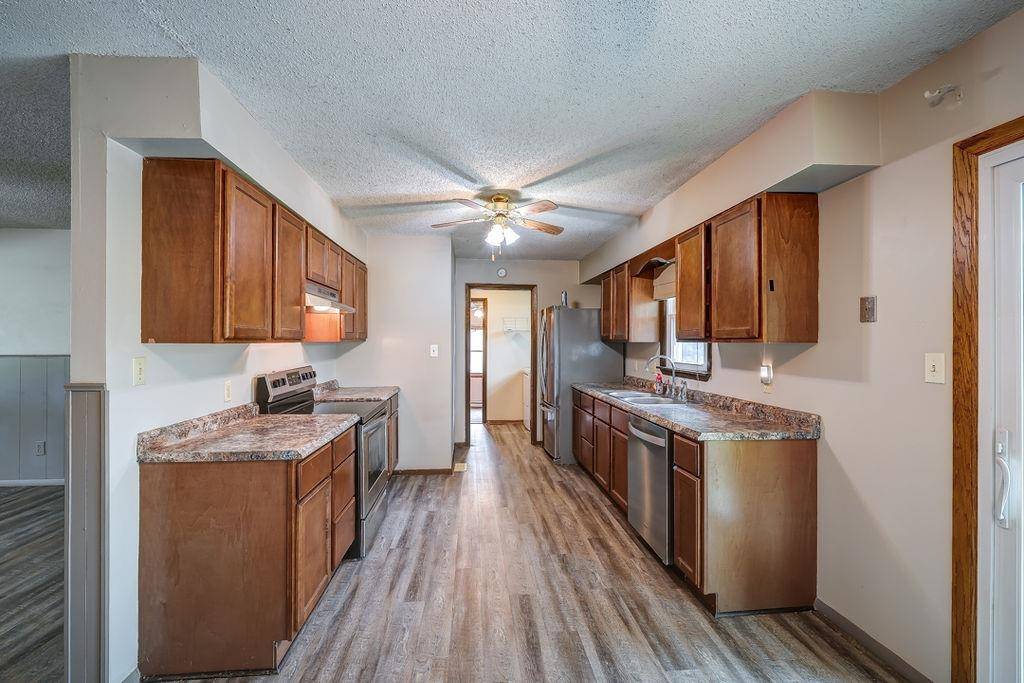 9 Deveron, Winfield, KS 67156