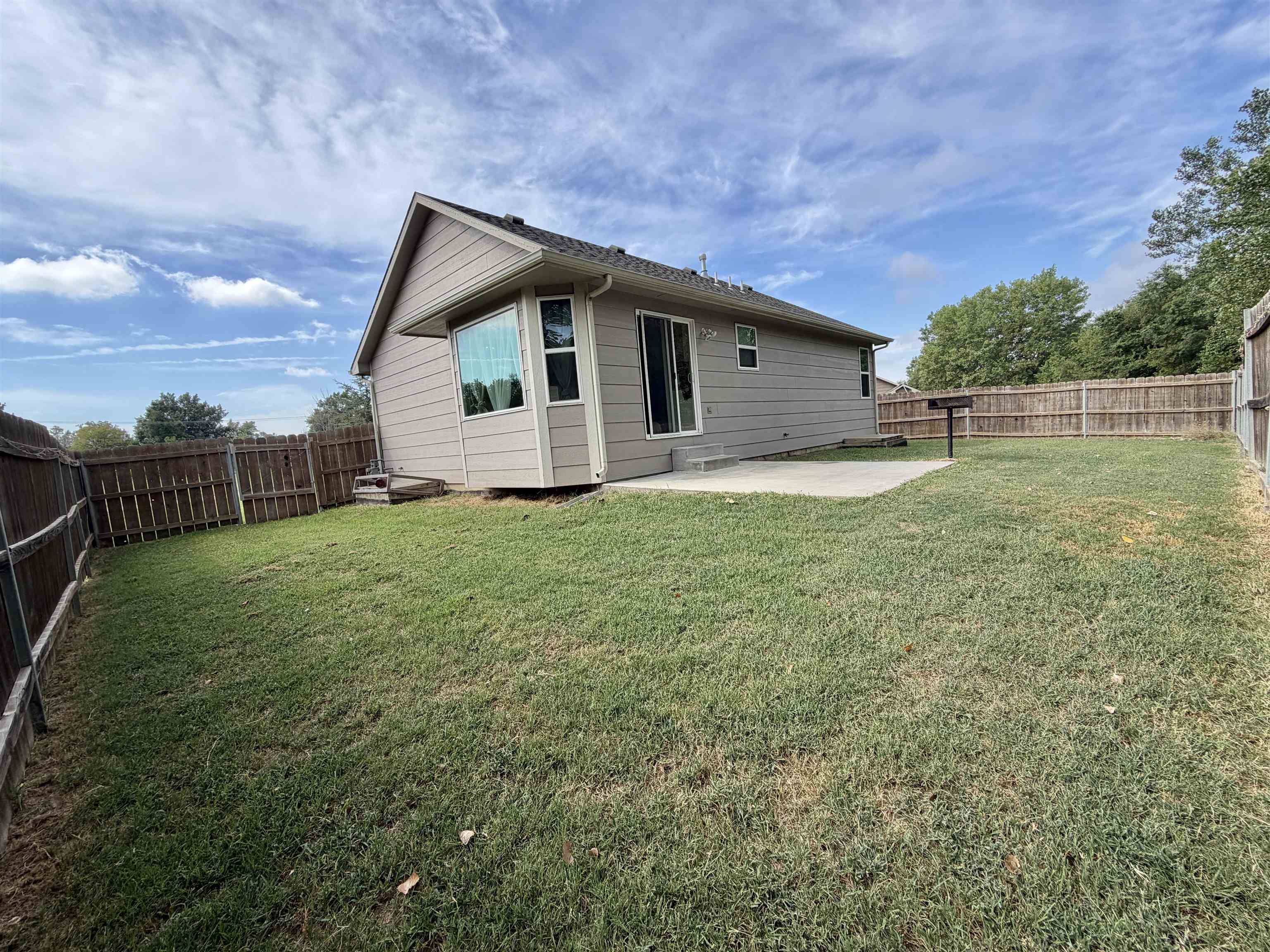 814 N Homestead Dr, Wellington, KS 67152