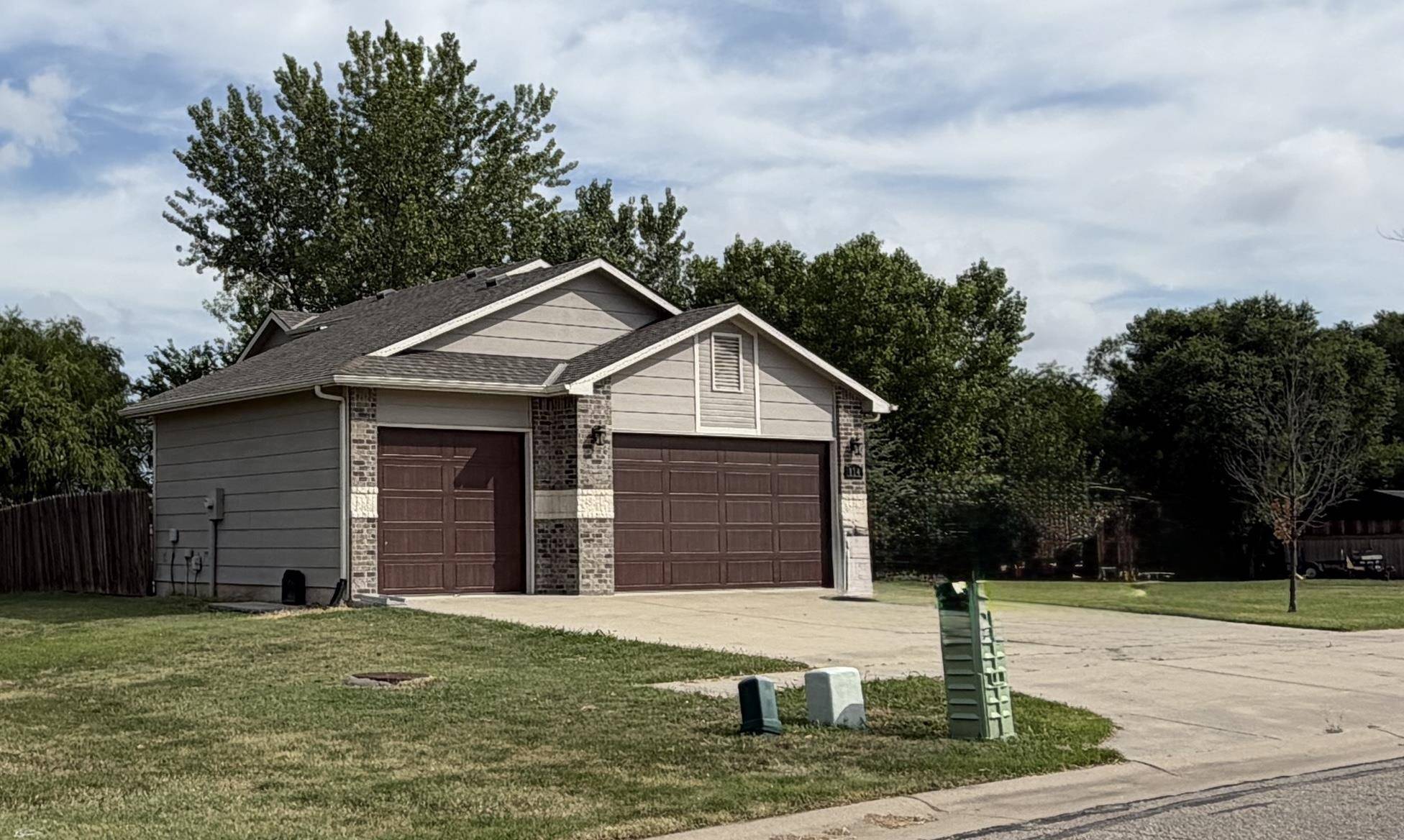 814 N Homestead Dr, Wellington, KS 67152