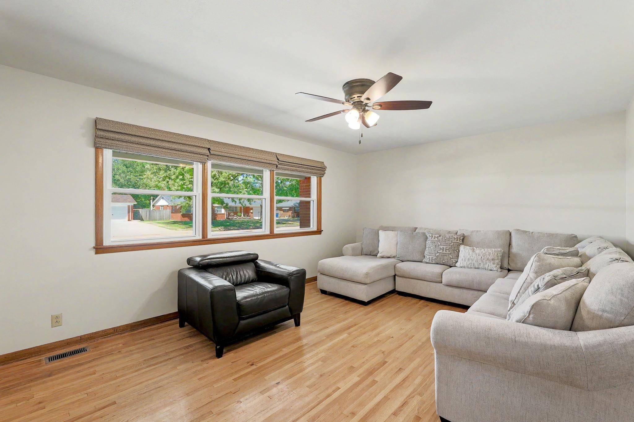 1430 N Mount Carmel Ave, Wichita, KS 67203