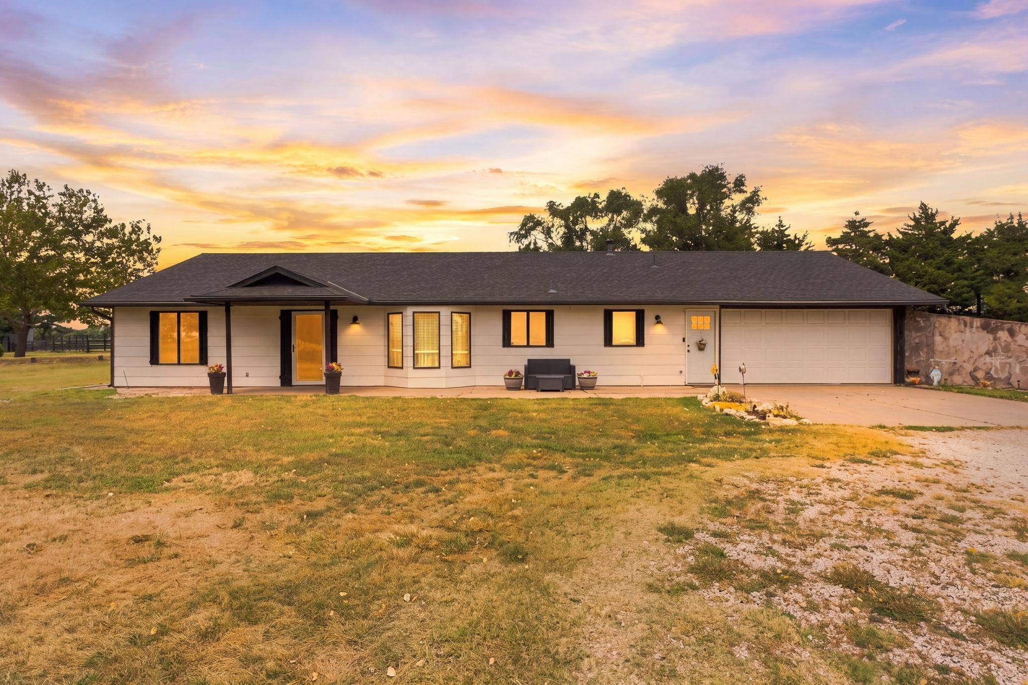 2239 N 311th St W, Garden Plain, KS 67050-9201