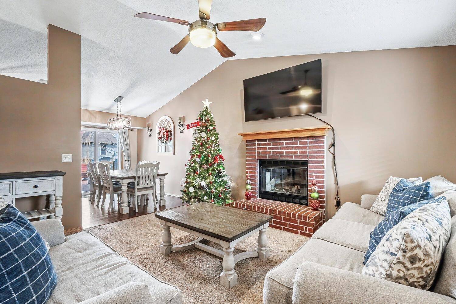 2325 S Leecrest St, Wichita, KS 67209-3047