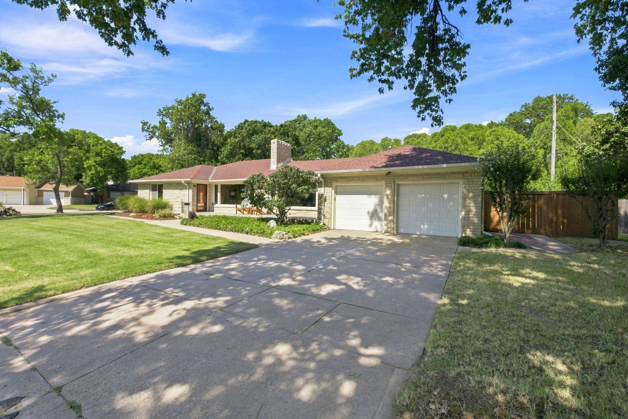 401 N Brookside, Wichita, KS 67208