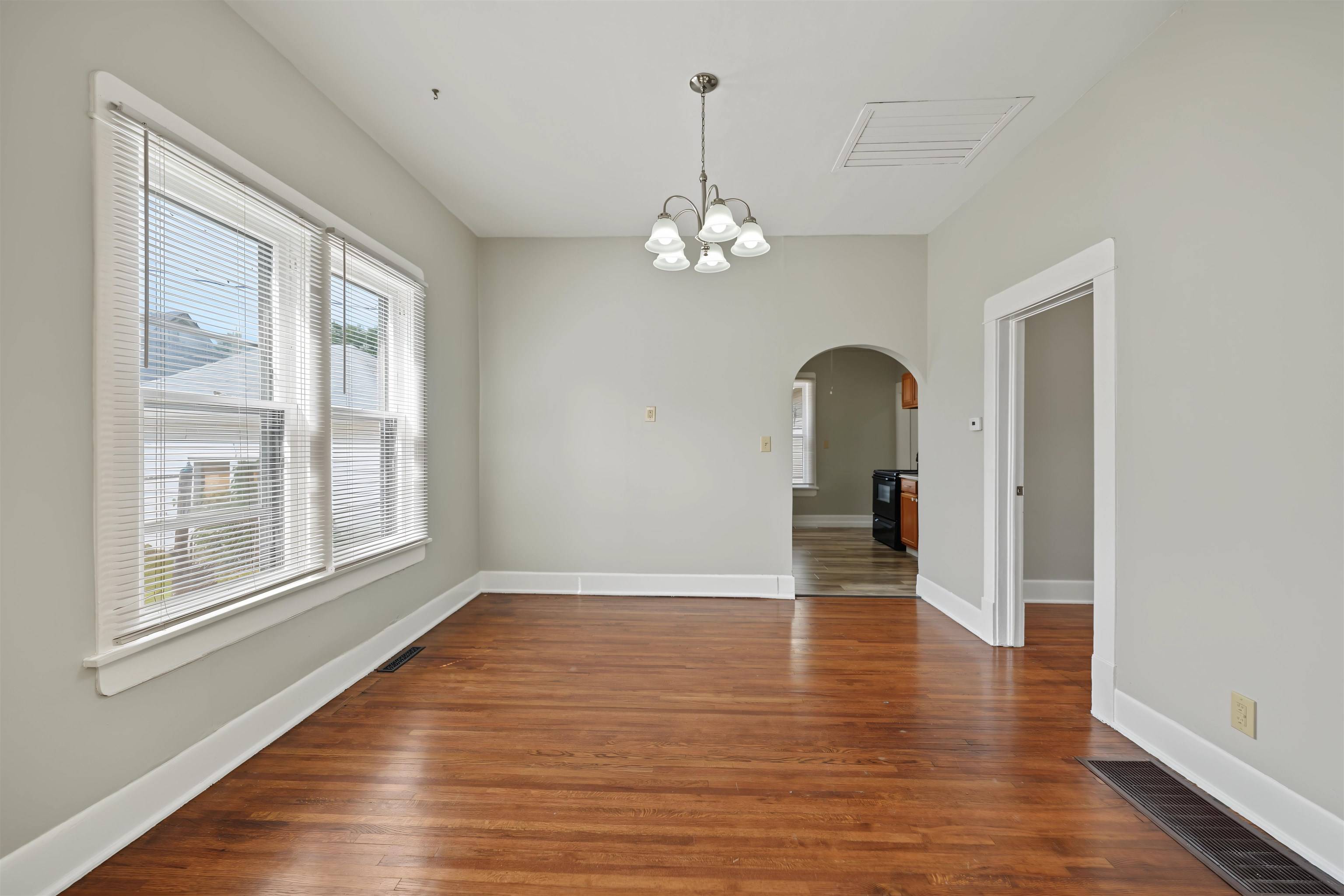 442 Putnam Ave., Salina, KS 67401