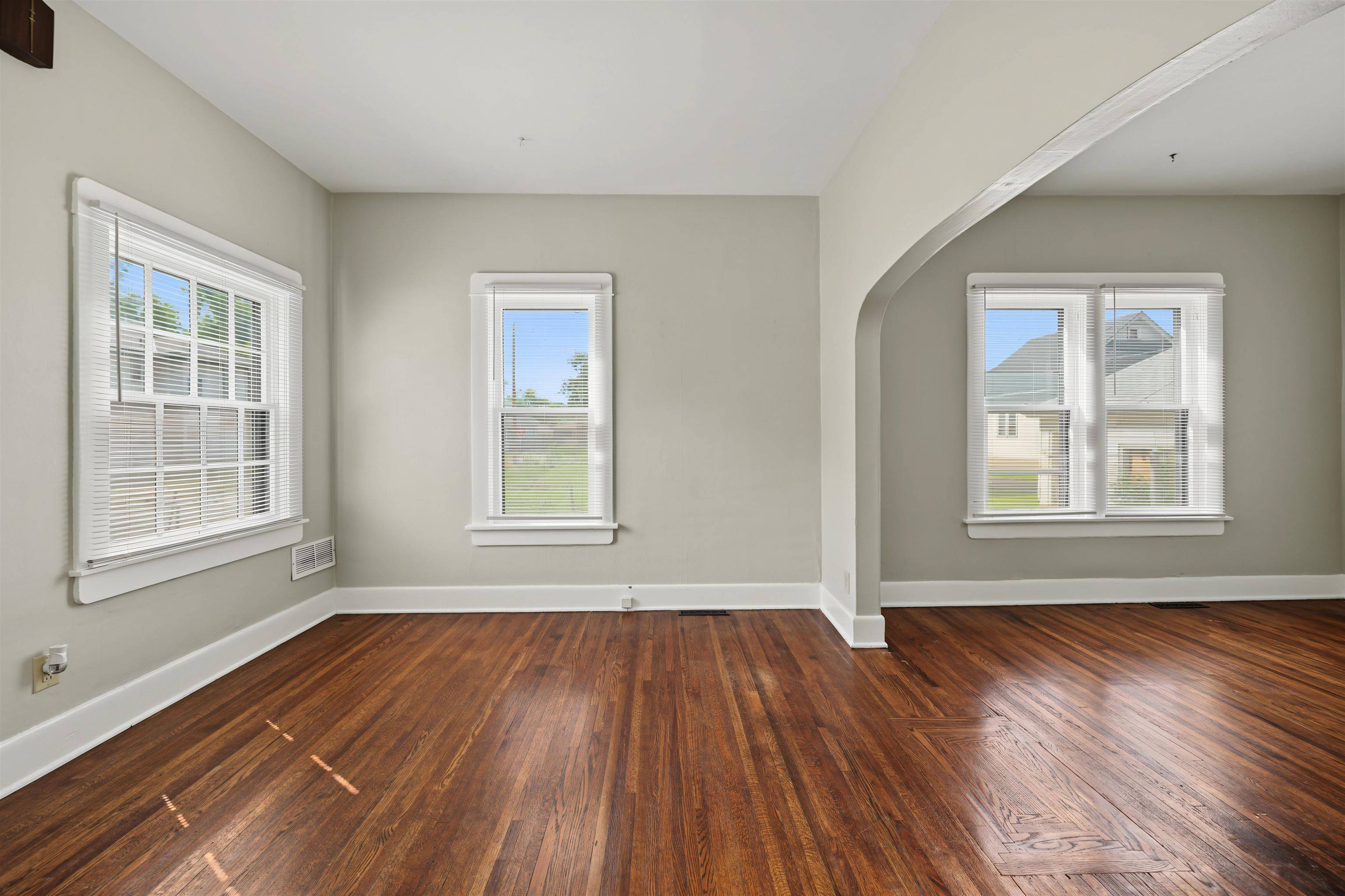 442 Putnam Ave., Salina, KS 67401