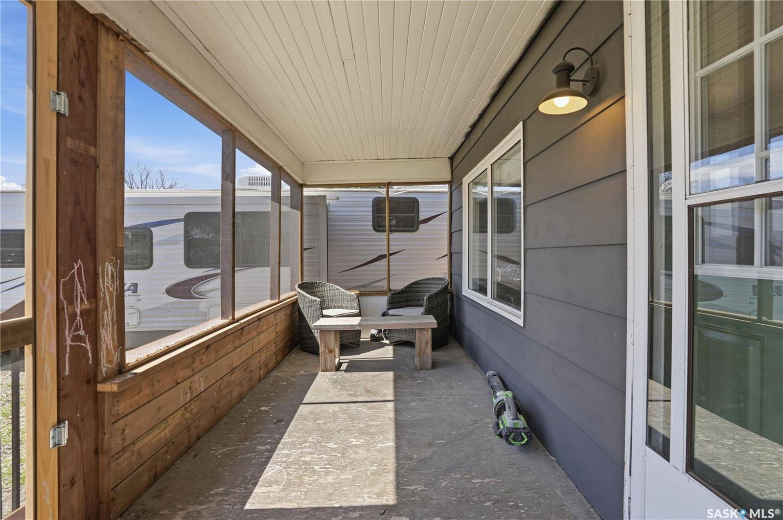 56 Iroquois STREET W, Moose Jaw, SK S6H 5A5