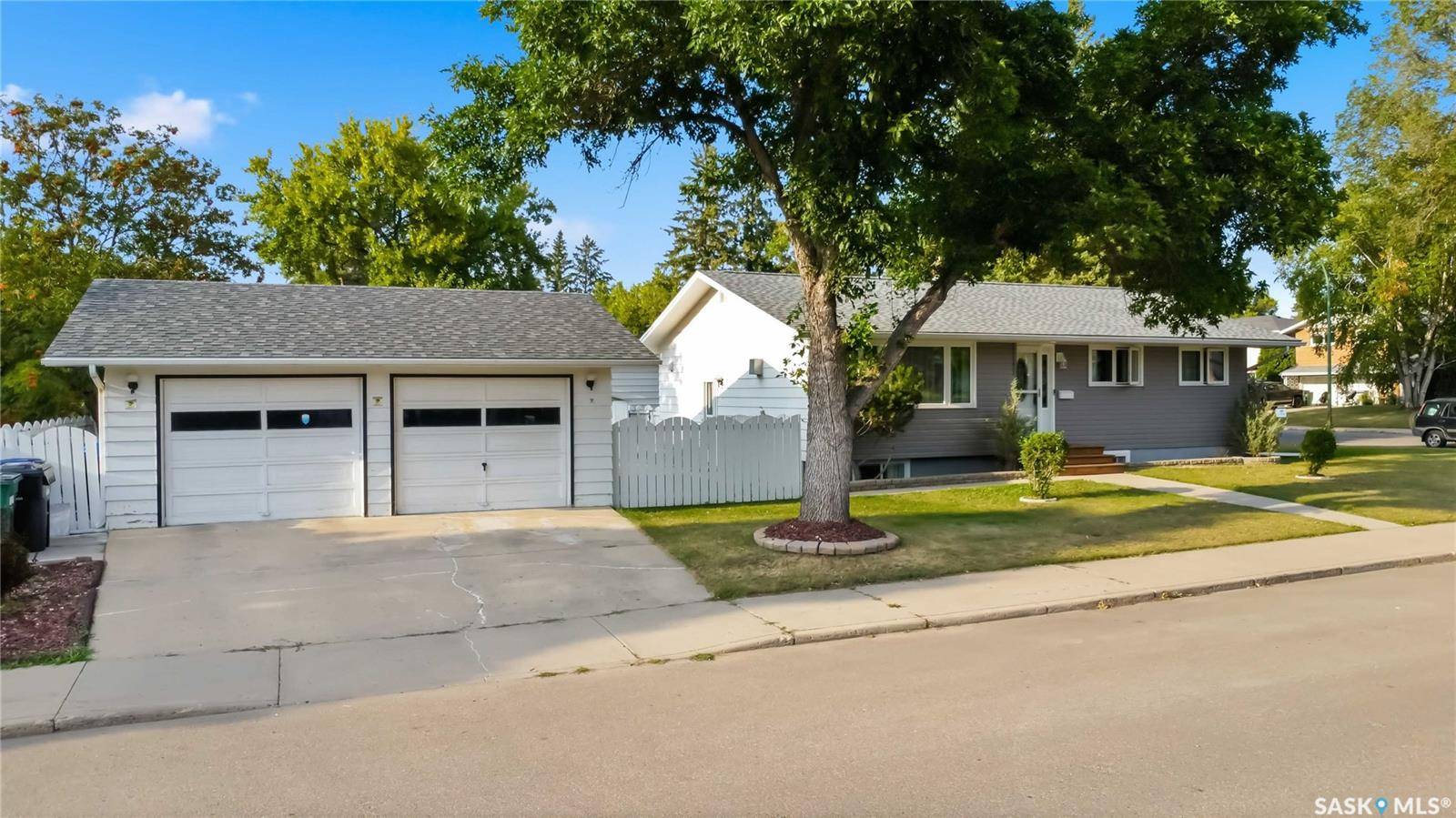 192 Salisbury DRIVE, Saskatoon, SK S7H 3J8