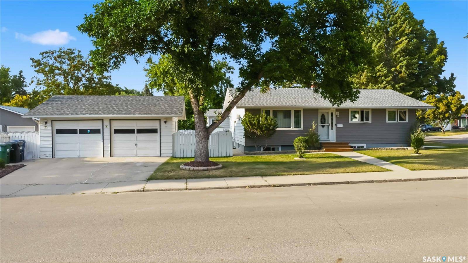 192 Salisbury DRIVE, Saskatoon, SK S7H 3J8