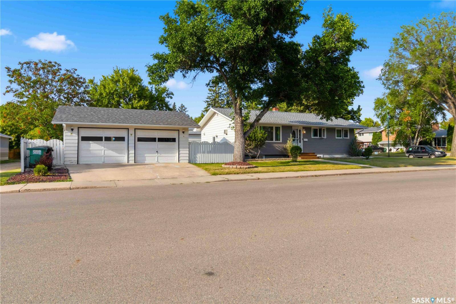 192 Salisbury DRIVE, Saskatoon, SK S7H 3J8