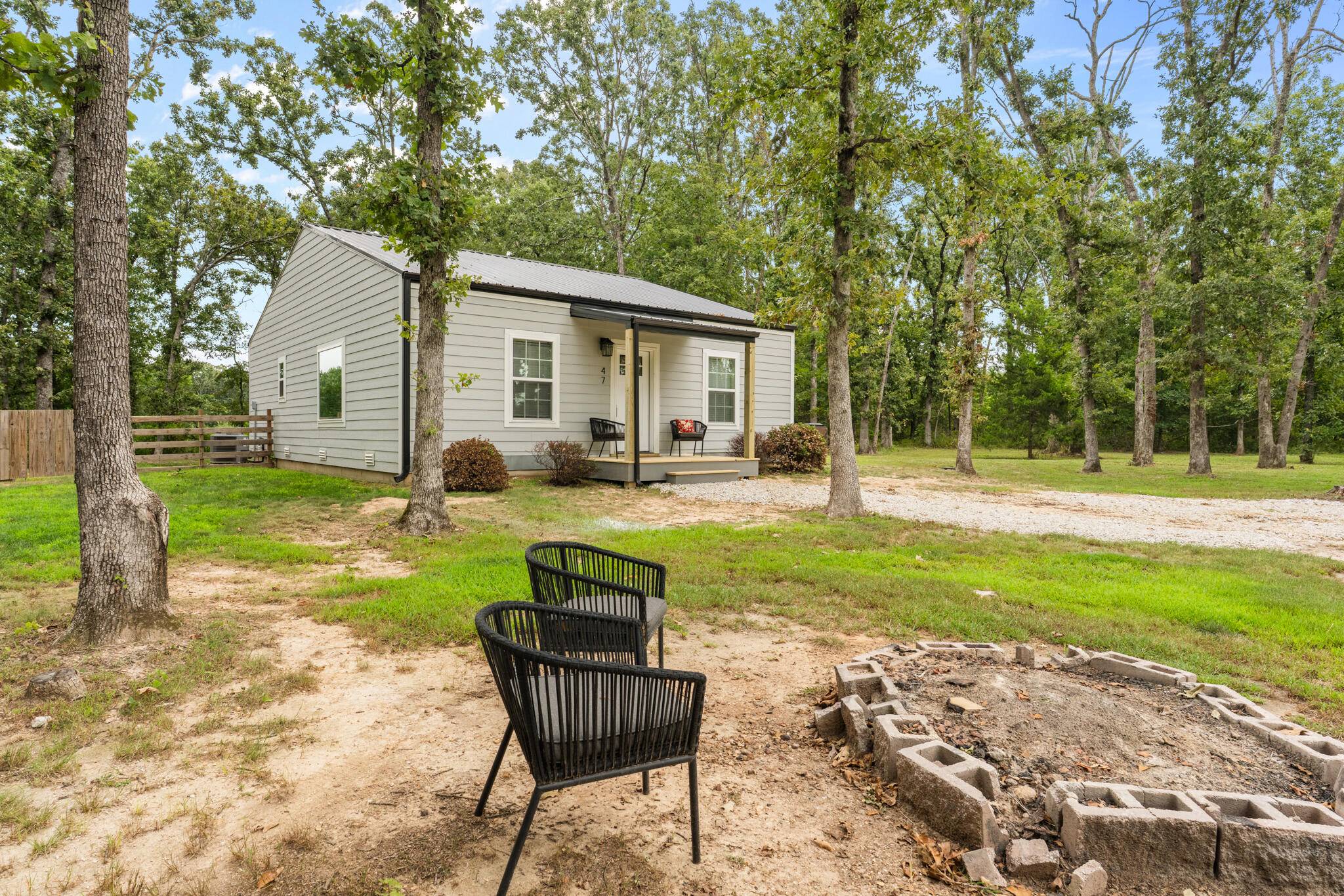 47 Karen DR, Fair Grove, MO 65648