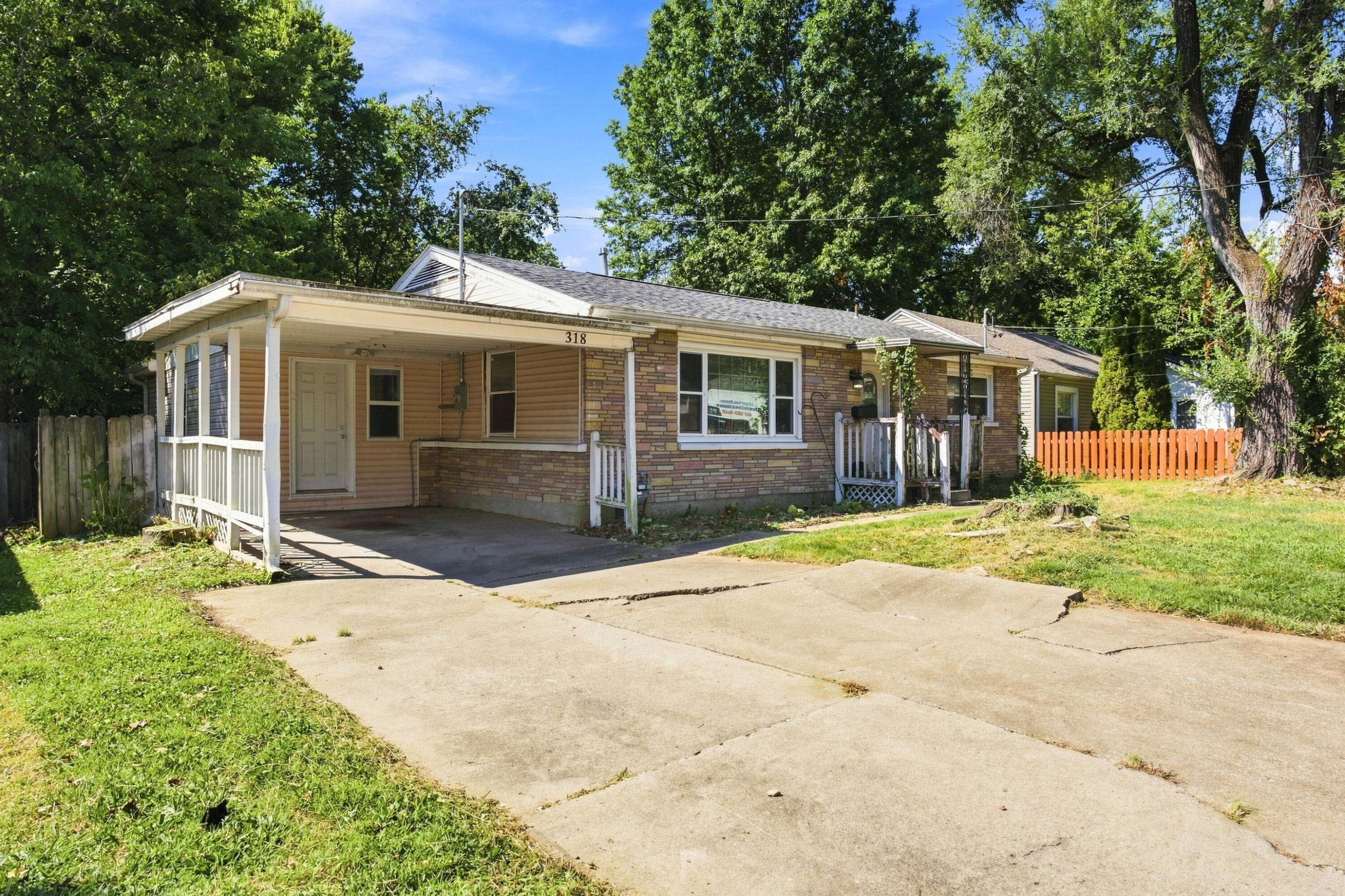 318 E Whiteside ST, Springfield, MO 65807