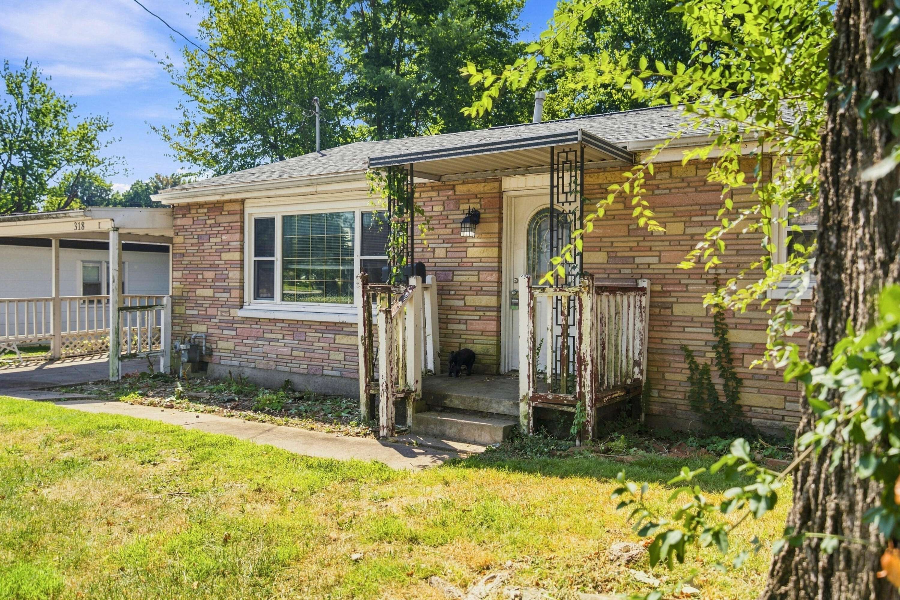 318 E Whiteside ST, Springfield, MO 65807