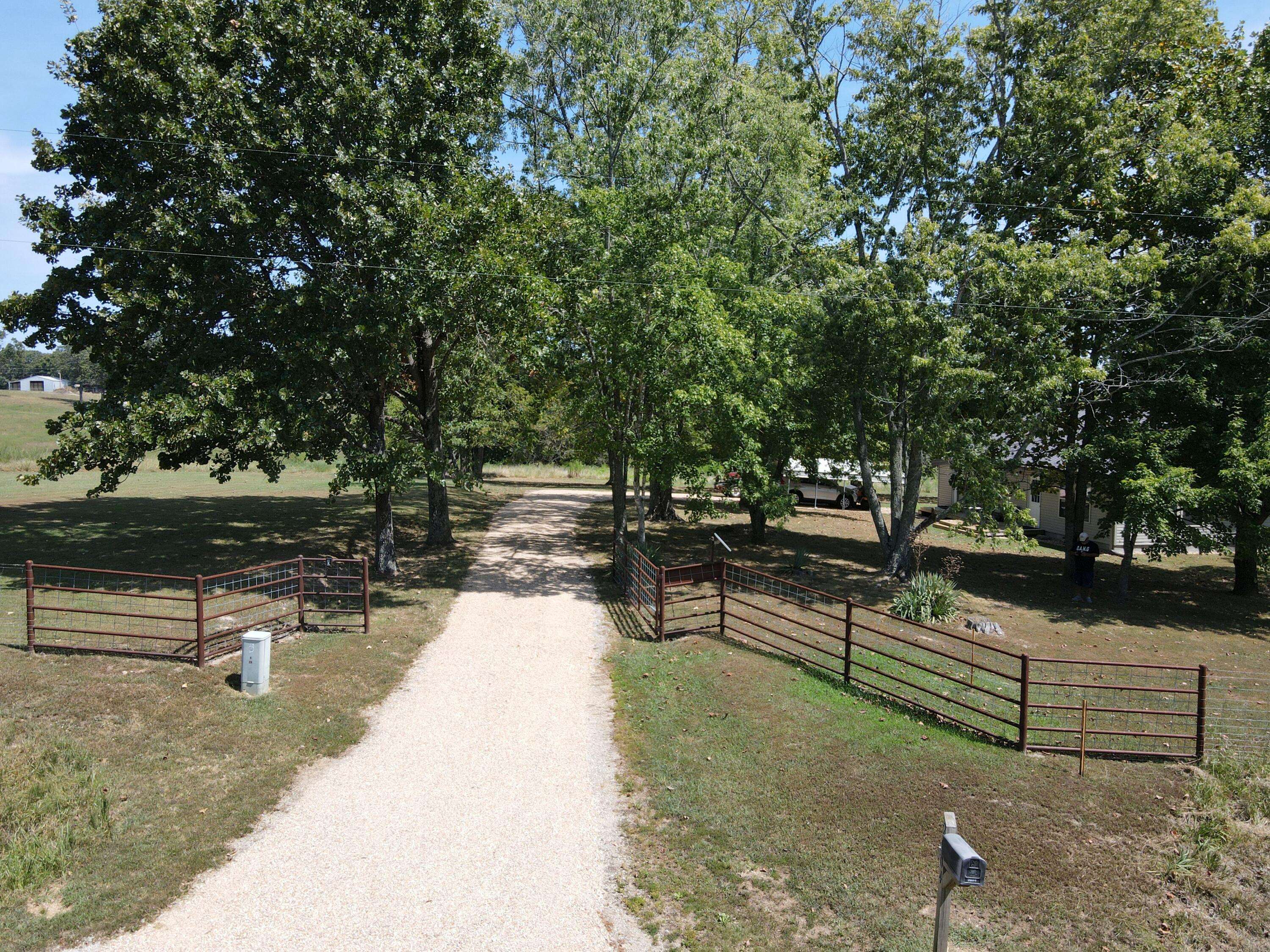 2604 State Route Z, Willow Springs, MO 65793