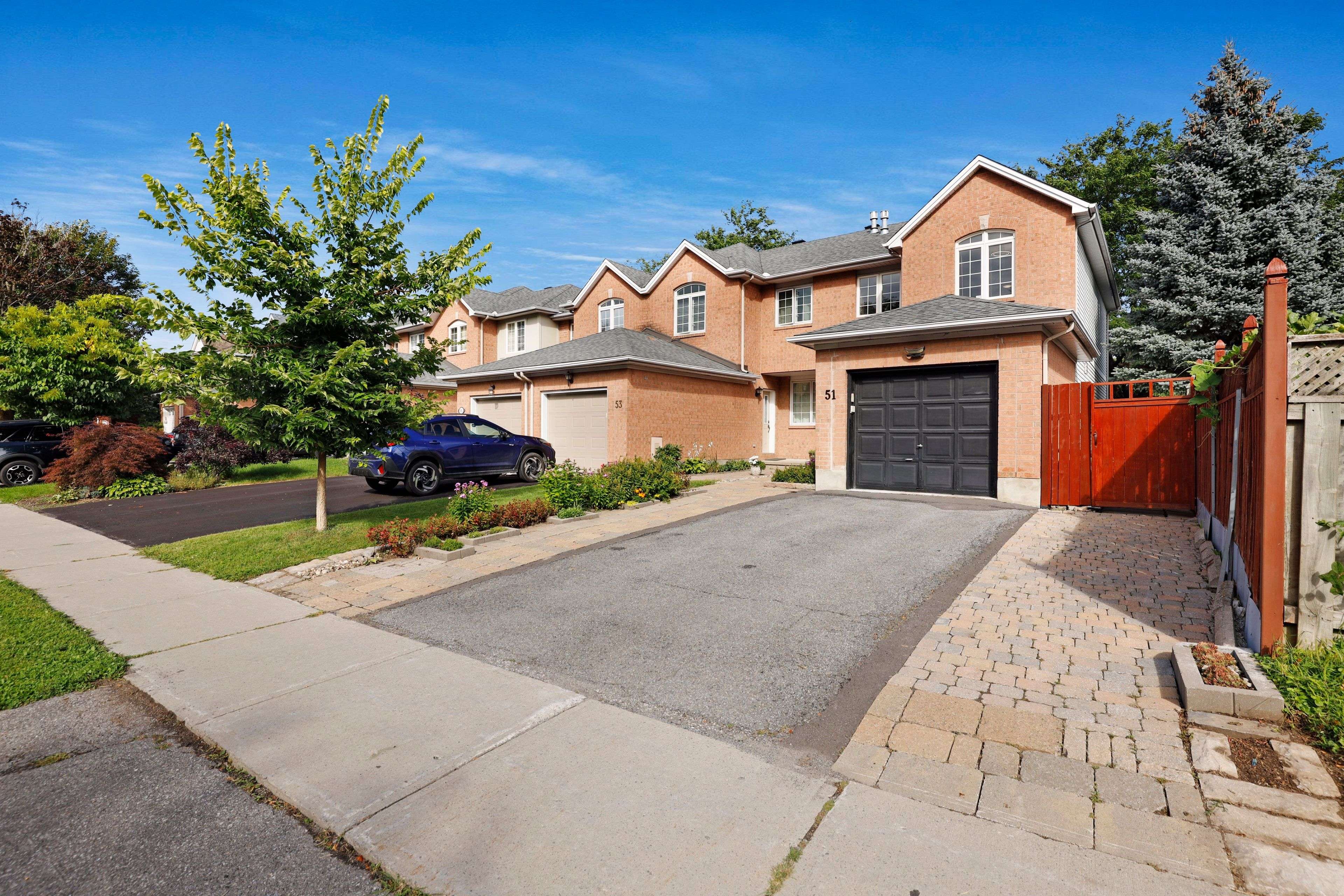 51 Central Park DR, Carlington - Central Park, ON K2C 4A3