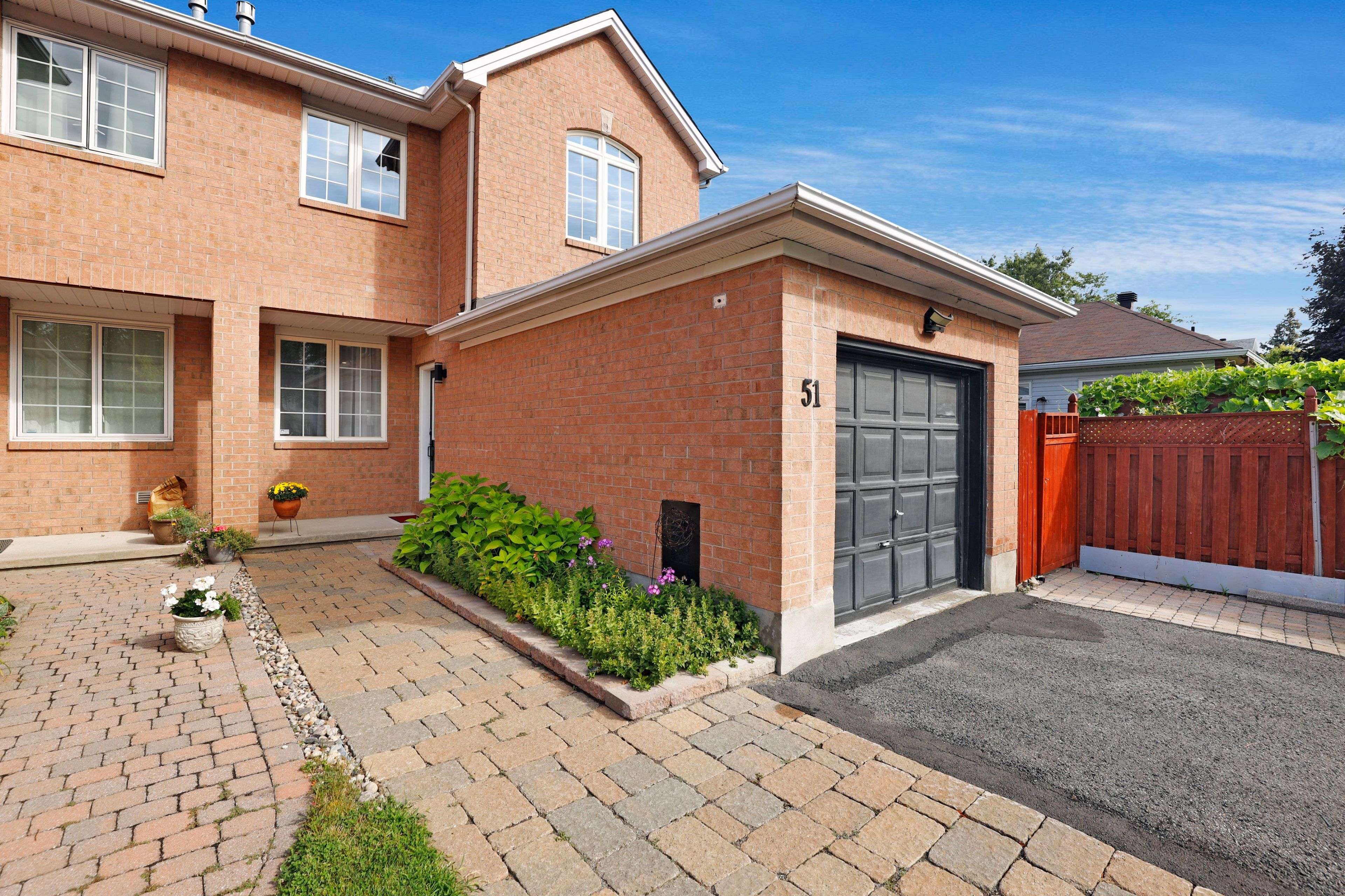 51 Central Park DR, Carlington - Central Park, ON K2C 4A3