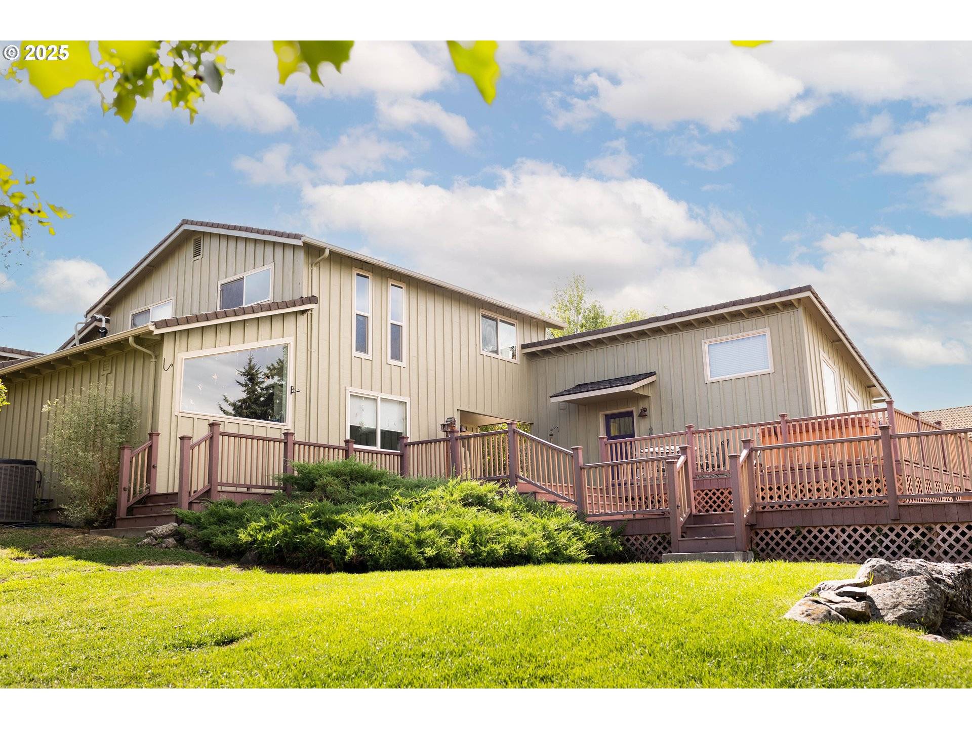 1902 HIGHLAND DR, La Grande, OR 97850