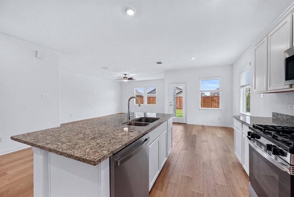 2321 Buffalo Bayou Way, Crandall, TX 75114