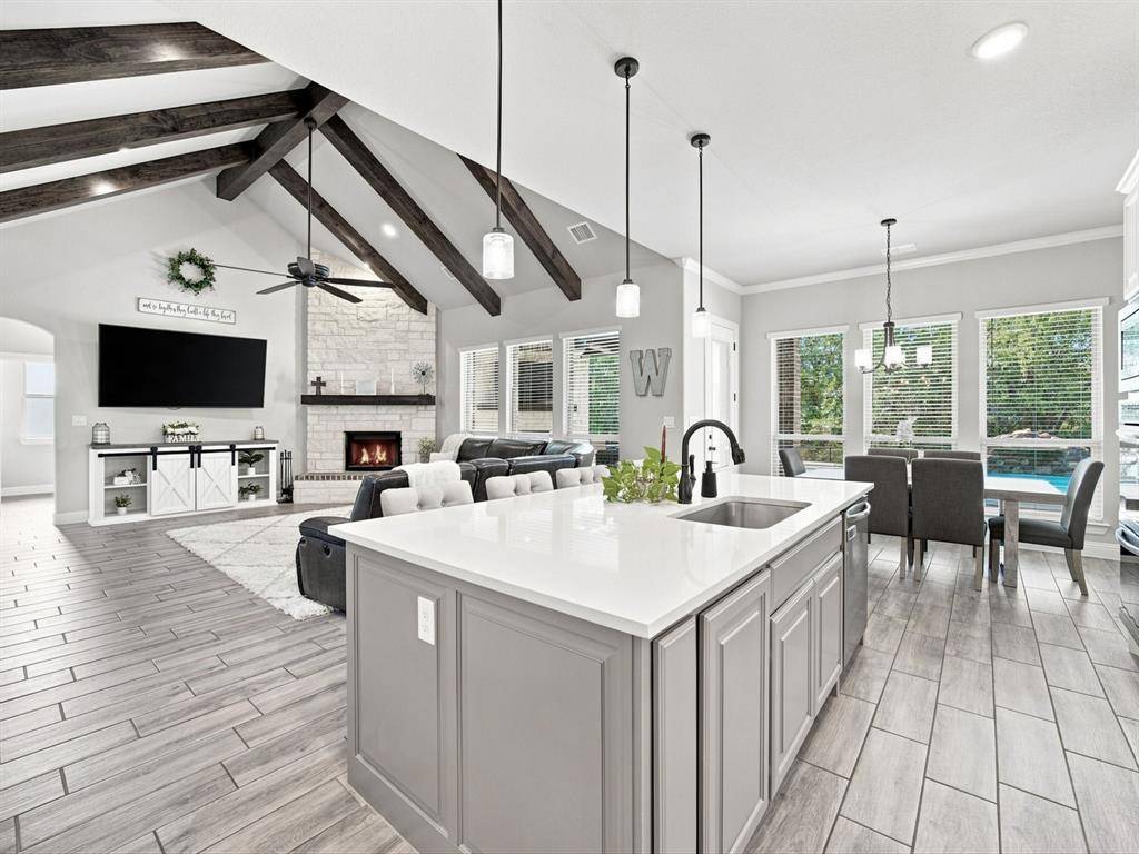 128 Paradise Oaks Court, Paradise, TX 76073