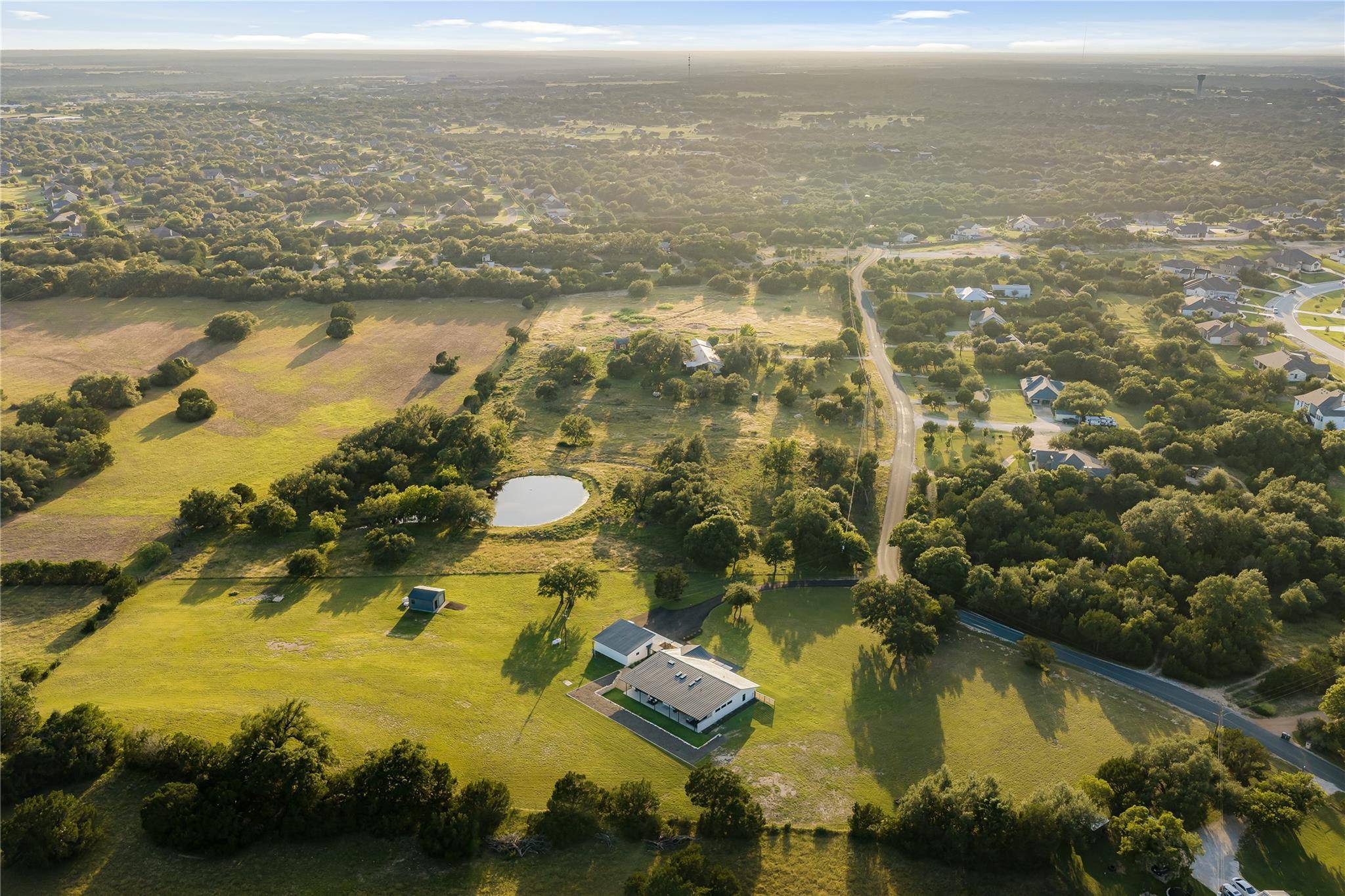 402 Rolling Hills RD, Liberty Hill, TX 78642