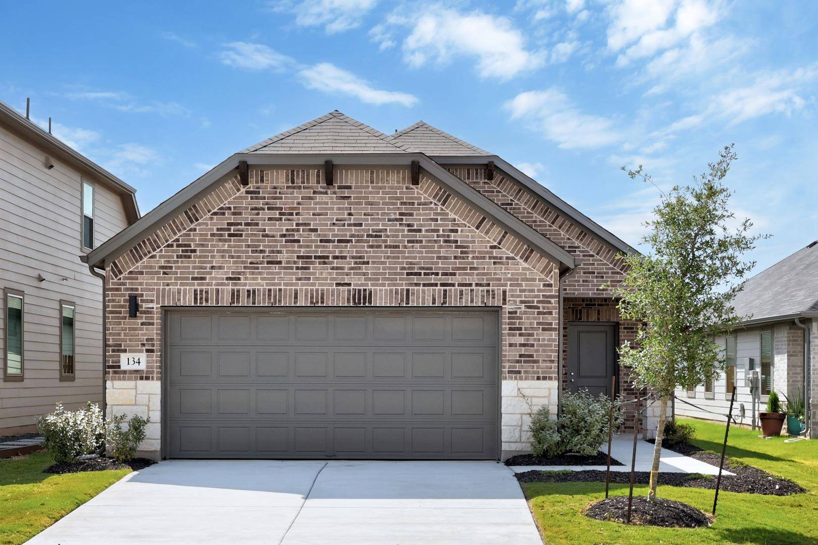 134 Tolo DR, Elgin, TX 78621