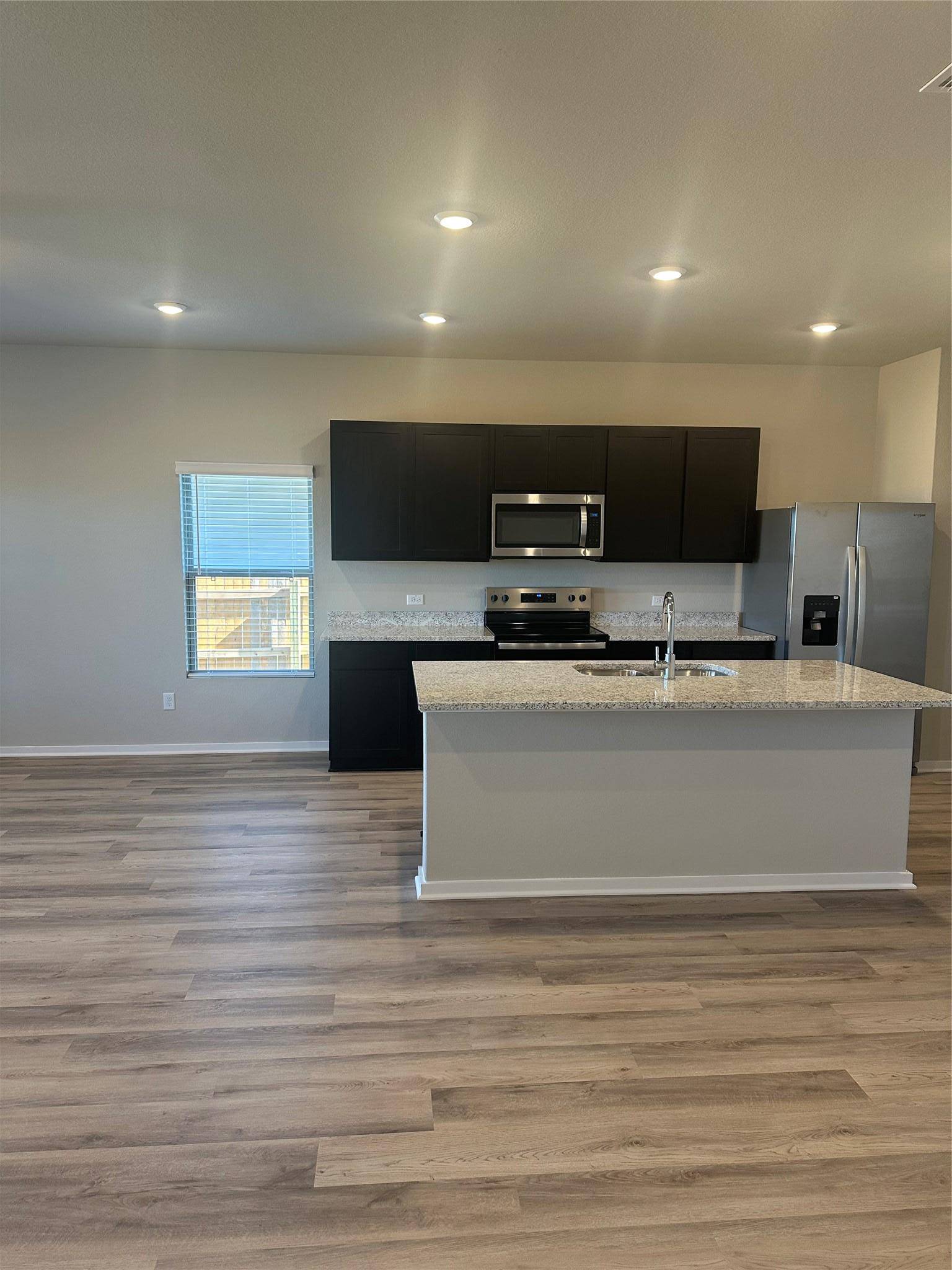 300 Sleep Hollow, Jarrell, TX 76537
