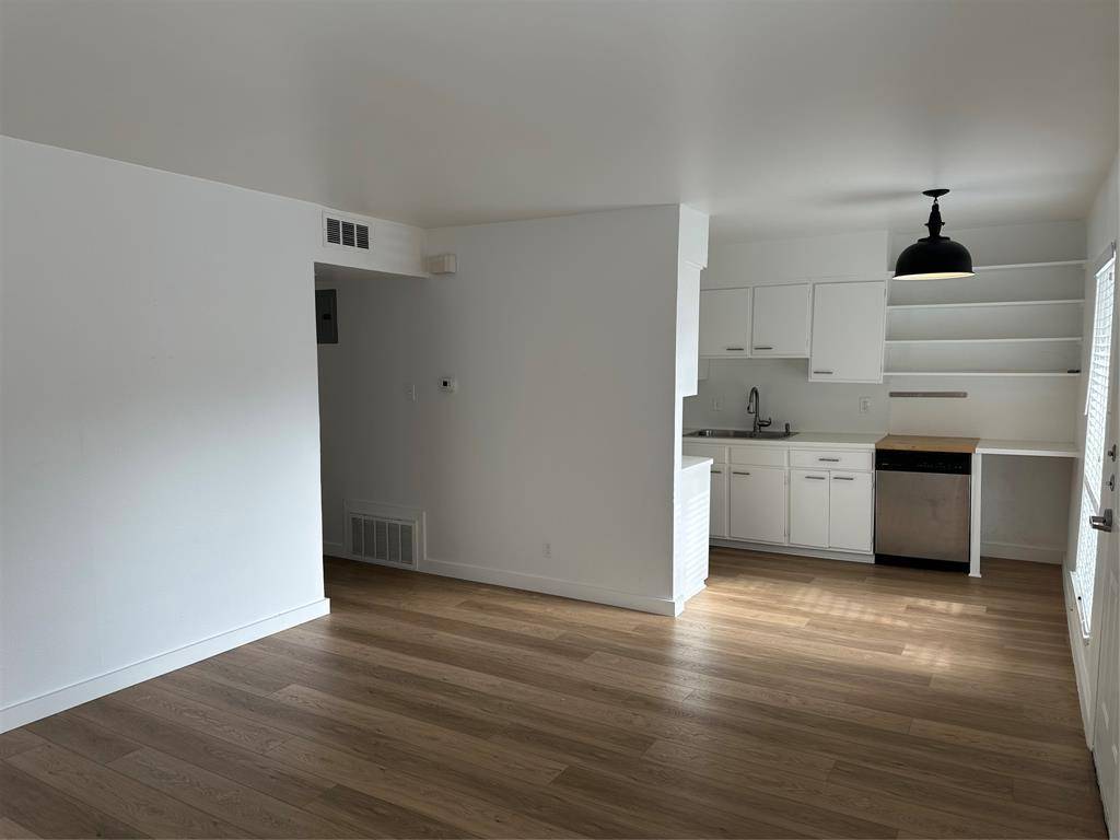 100 Blue Ridge TRL #1, West Lake Hills, TX 78746