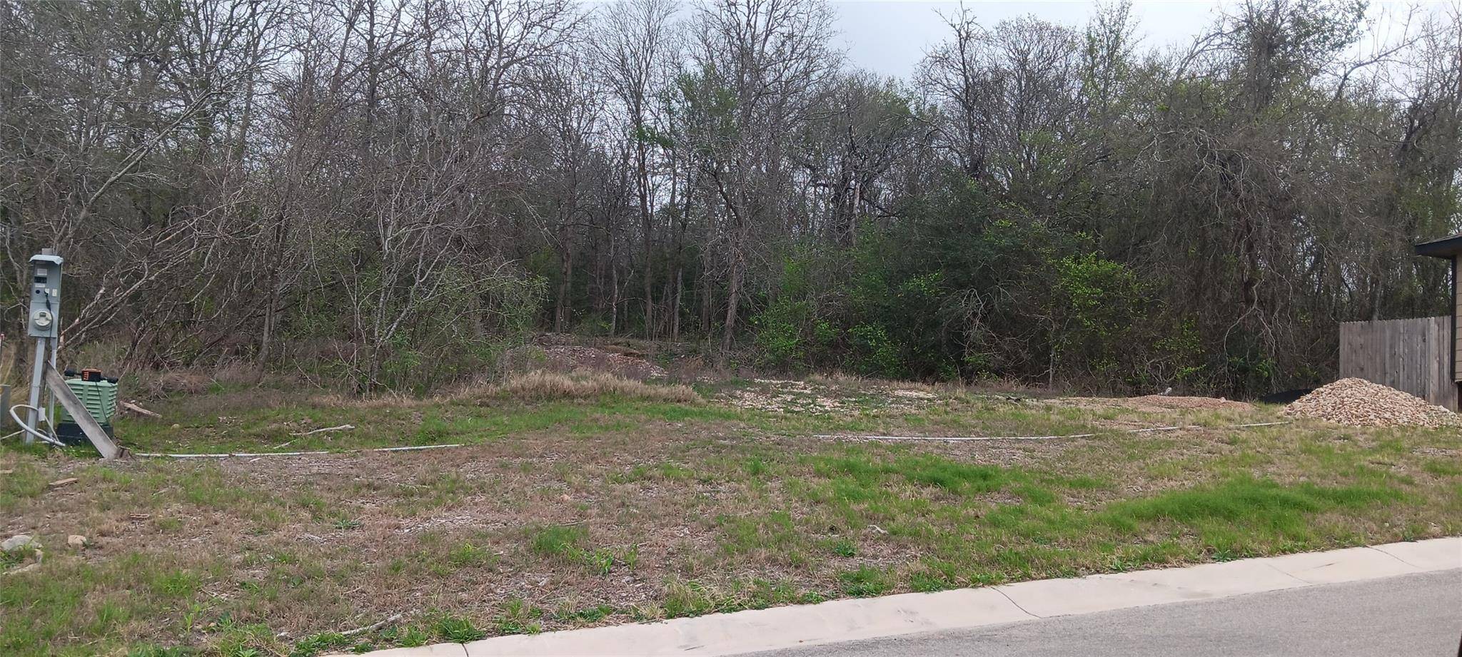 121 Bateleurefrey CV, Cedar Creek, TX 78612