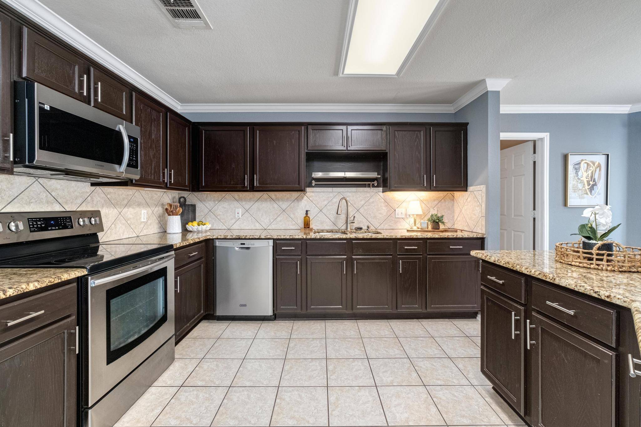2211 Kimra LN, Cedar Park, TX 78613
