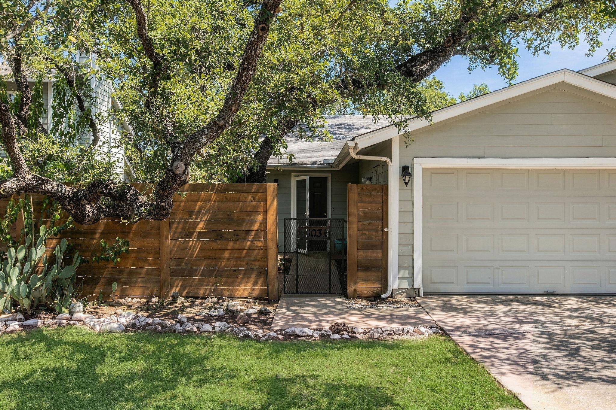 3303 W William Cannon DR #B, Austin, TX 78745