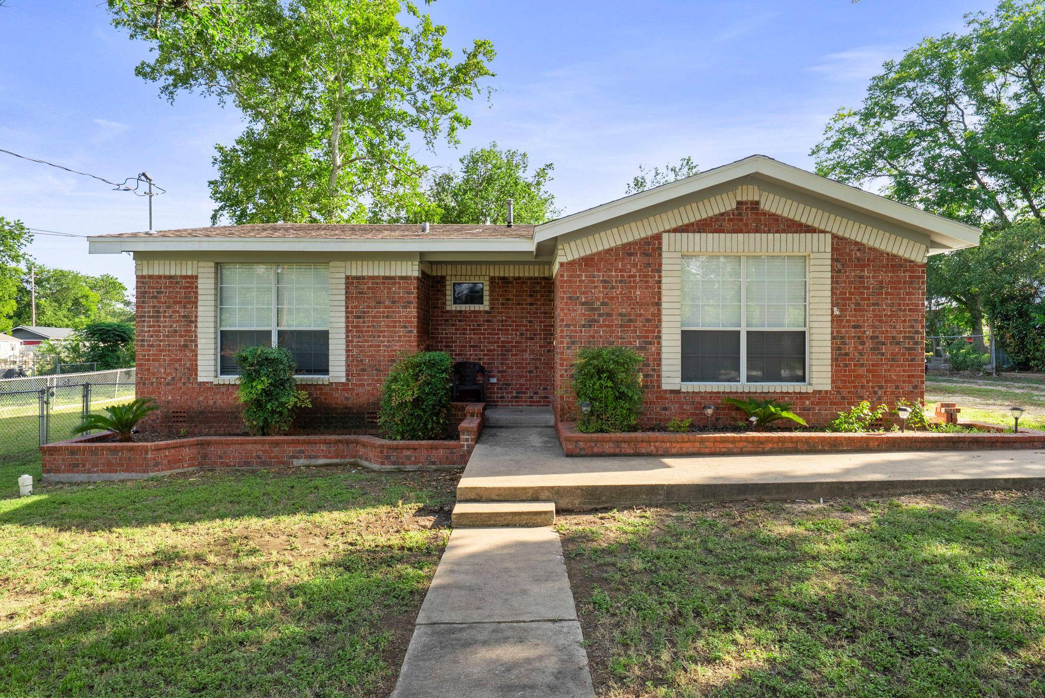 1905 Bissel LN, Austin, TX 78745