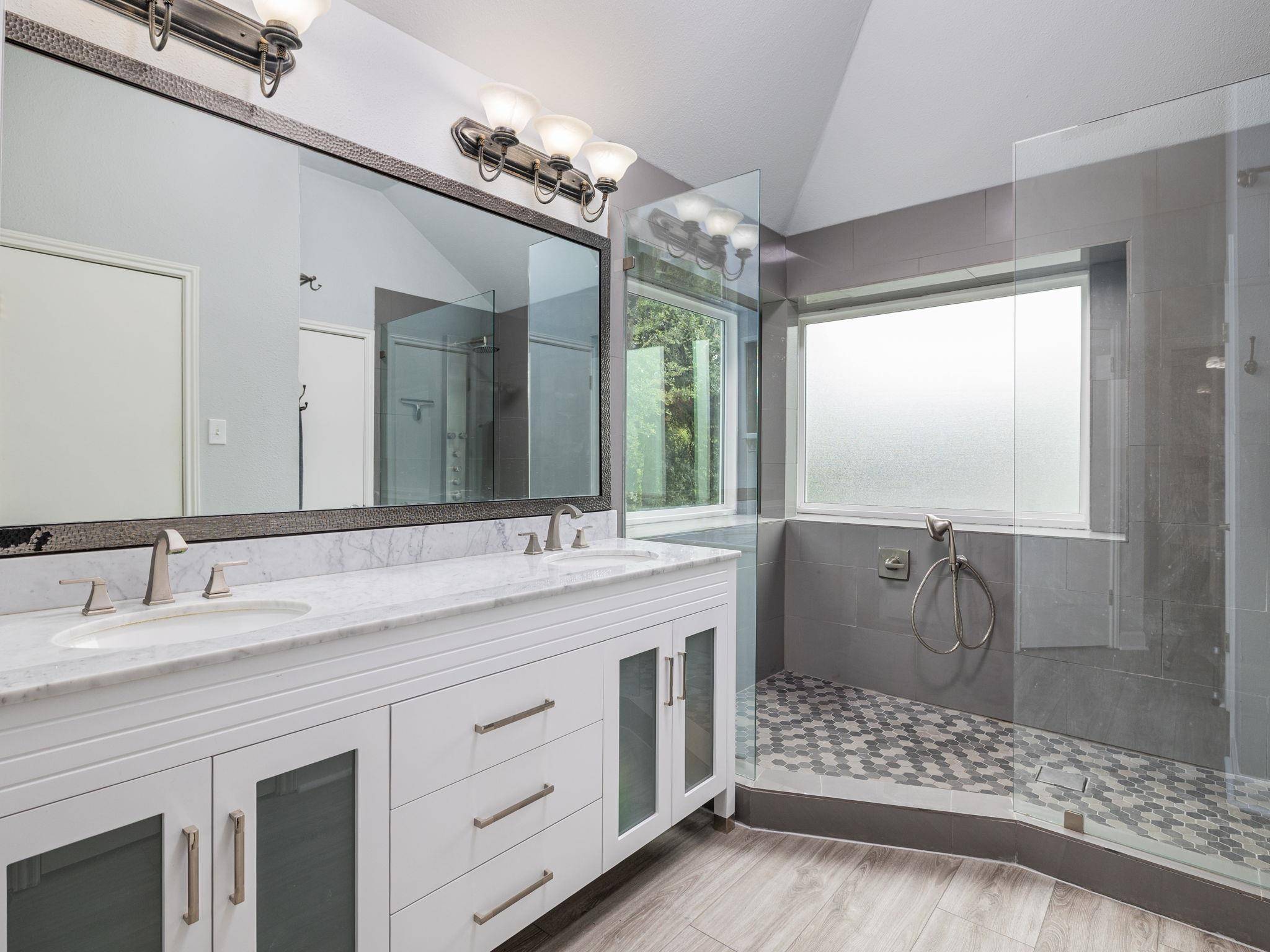 309 N Kings Canyon DR, Cedar Park, TX 78613