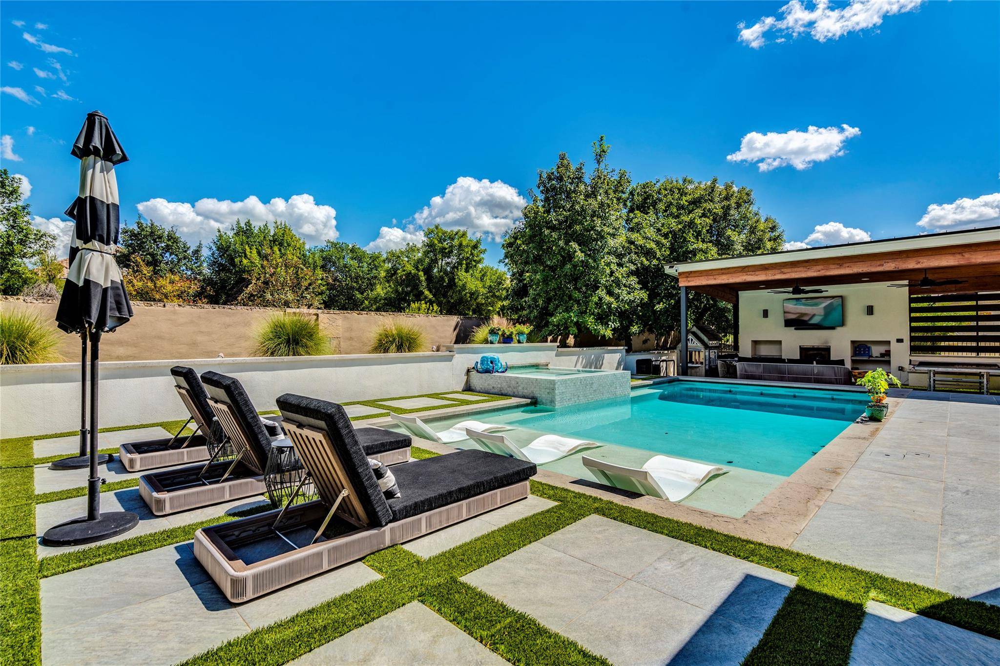 109 Bisset CT, Austin, TX 78738