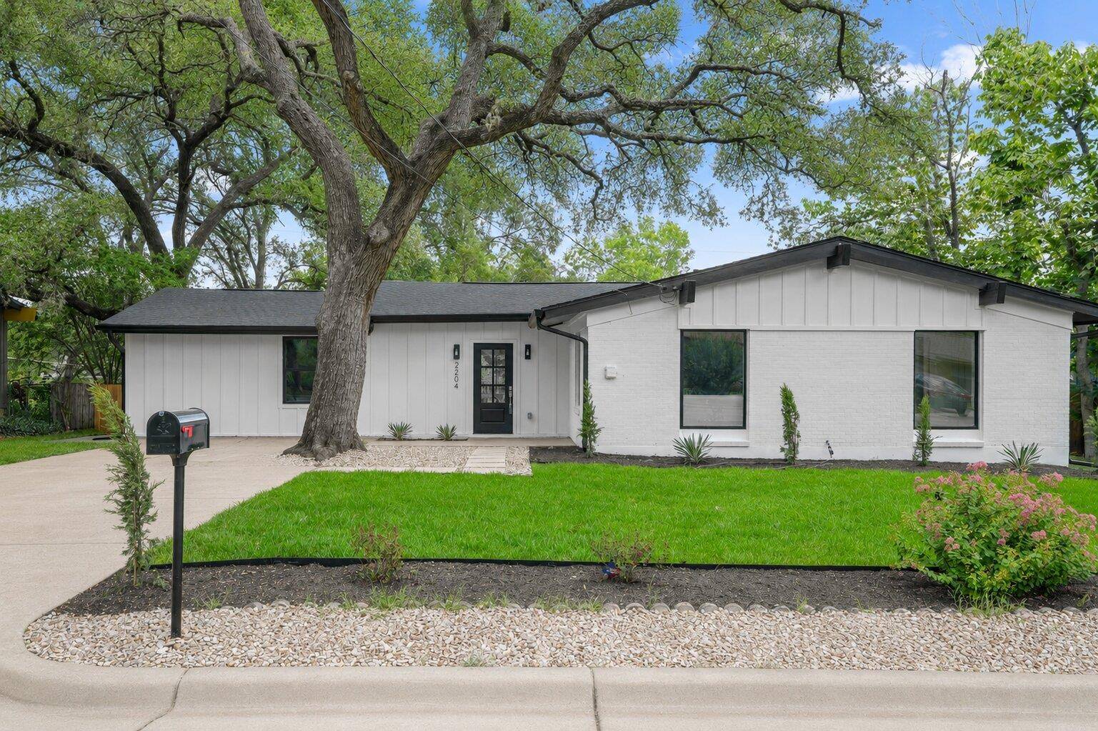 2204 Fair Oaks DR, Austin, TX 78745