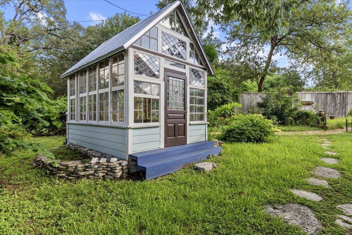 702 E Main ST, Round Rock, TX 78664