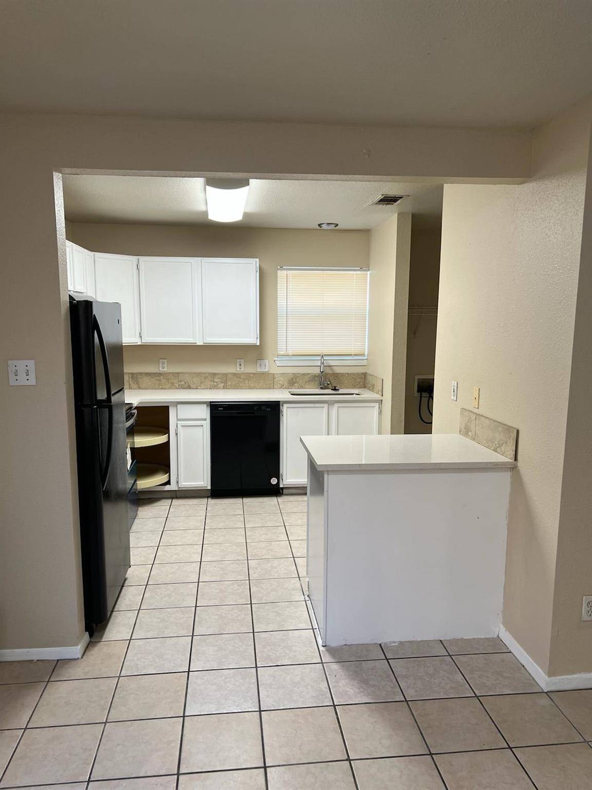2212 Katy LN #D, Georgetown, TX 78626