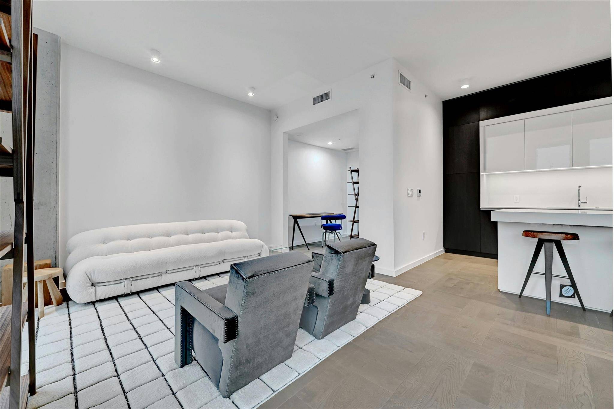 313 W 17th ST #1106, Austin, TX 78701