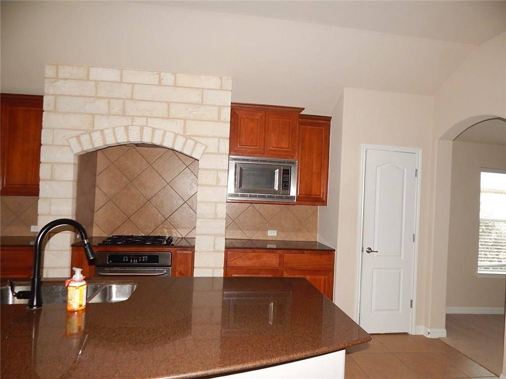 4300 Hidden Lake XING, Pflugerville, TX 78660