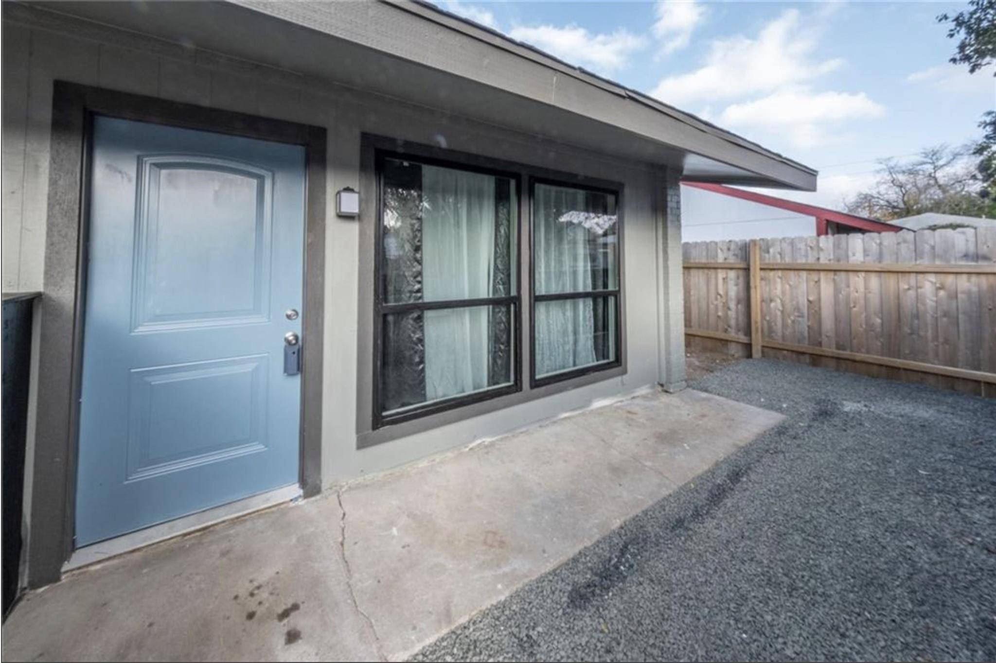 2610 Ektom DR #C, Austin, TX 78745