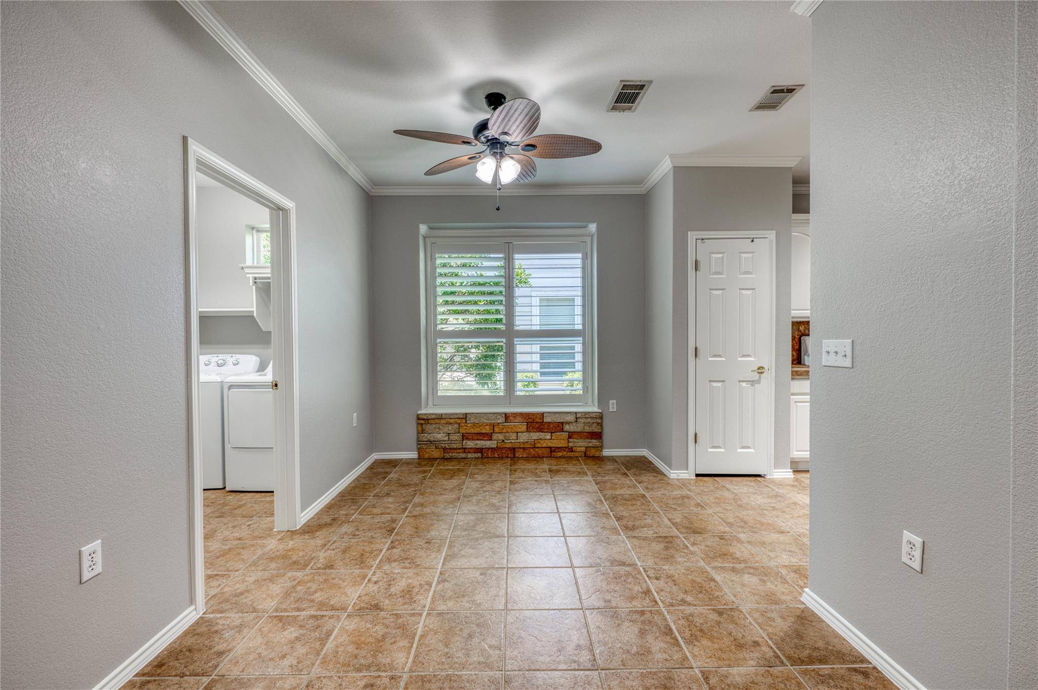 125 Dickens CIR, Georgetown, TX 78633
