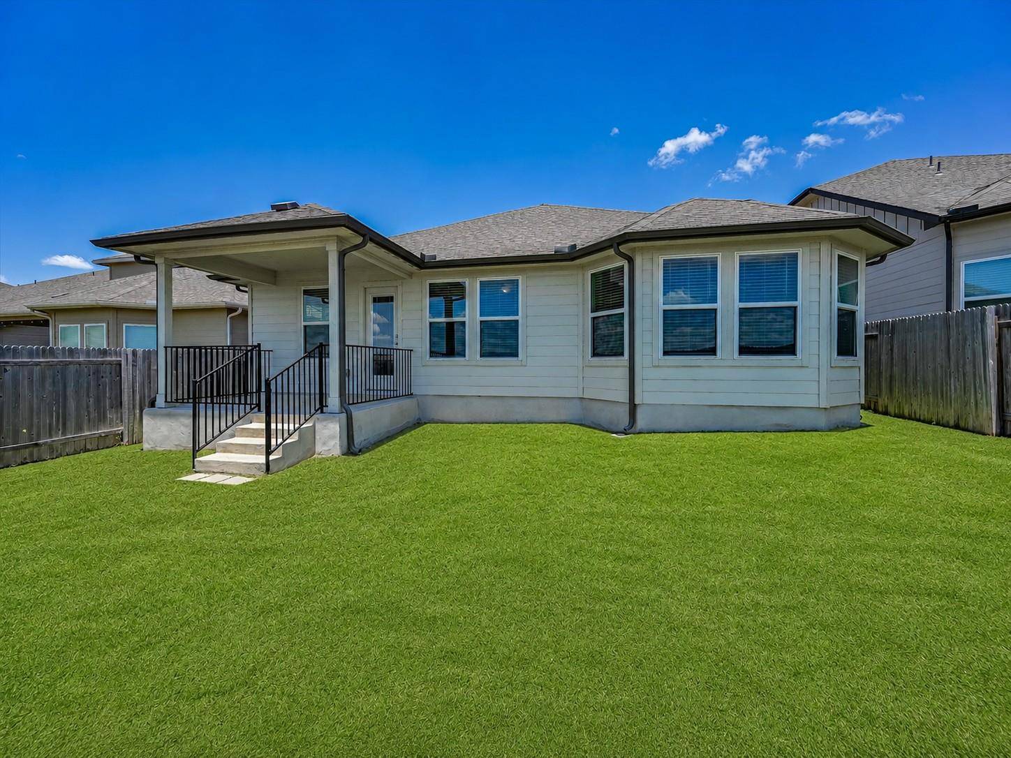 632 Wild Spur LN, Liberty Hill, TX 78642
