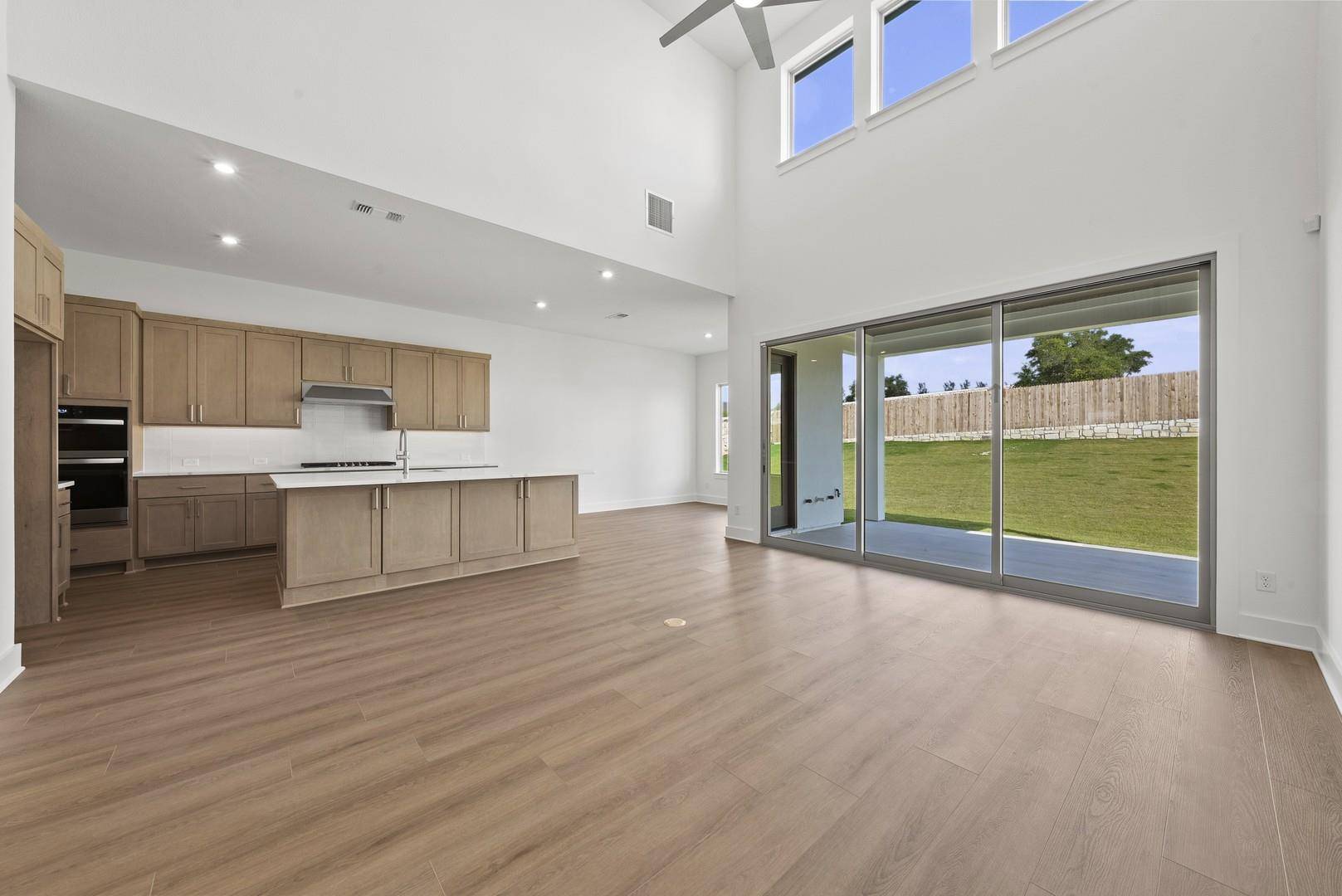 105 Ensberg LN, Liberty Hill, TX 78642