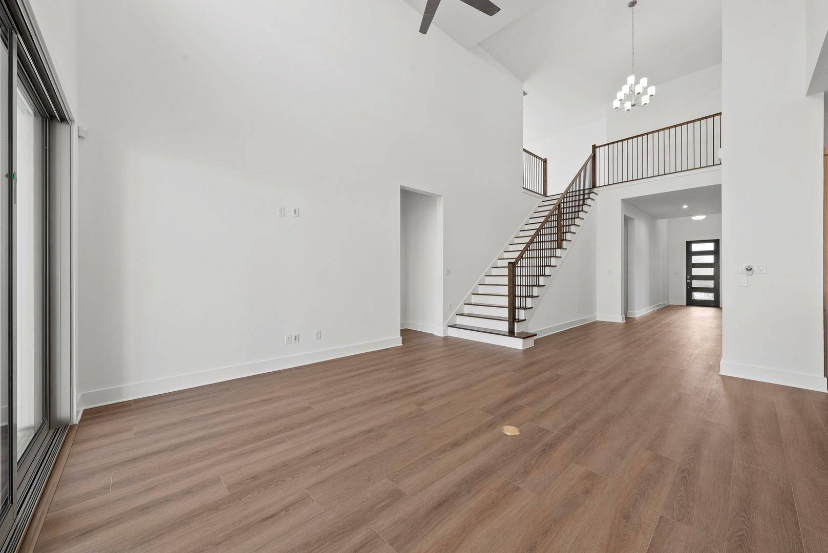 105 Ensberg LN, Liberty Hill, TX 78642